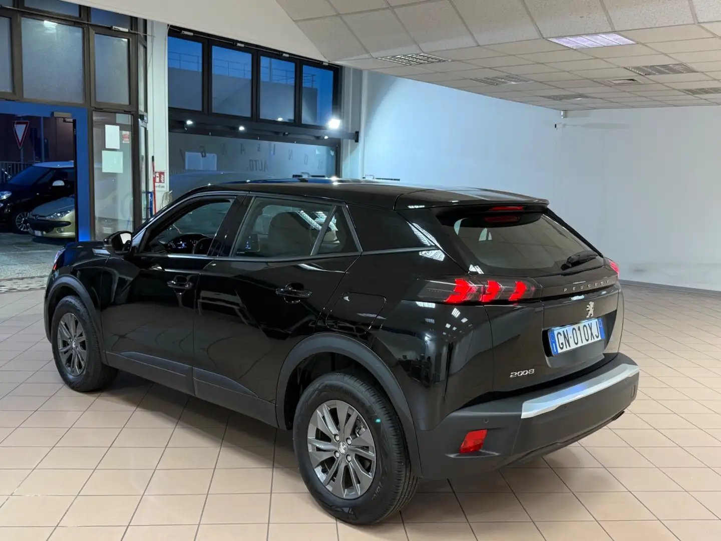 Peugeot 2008 2008 II 2020 1.2 puretech Allure s Schwarz - 2