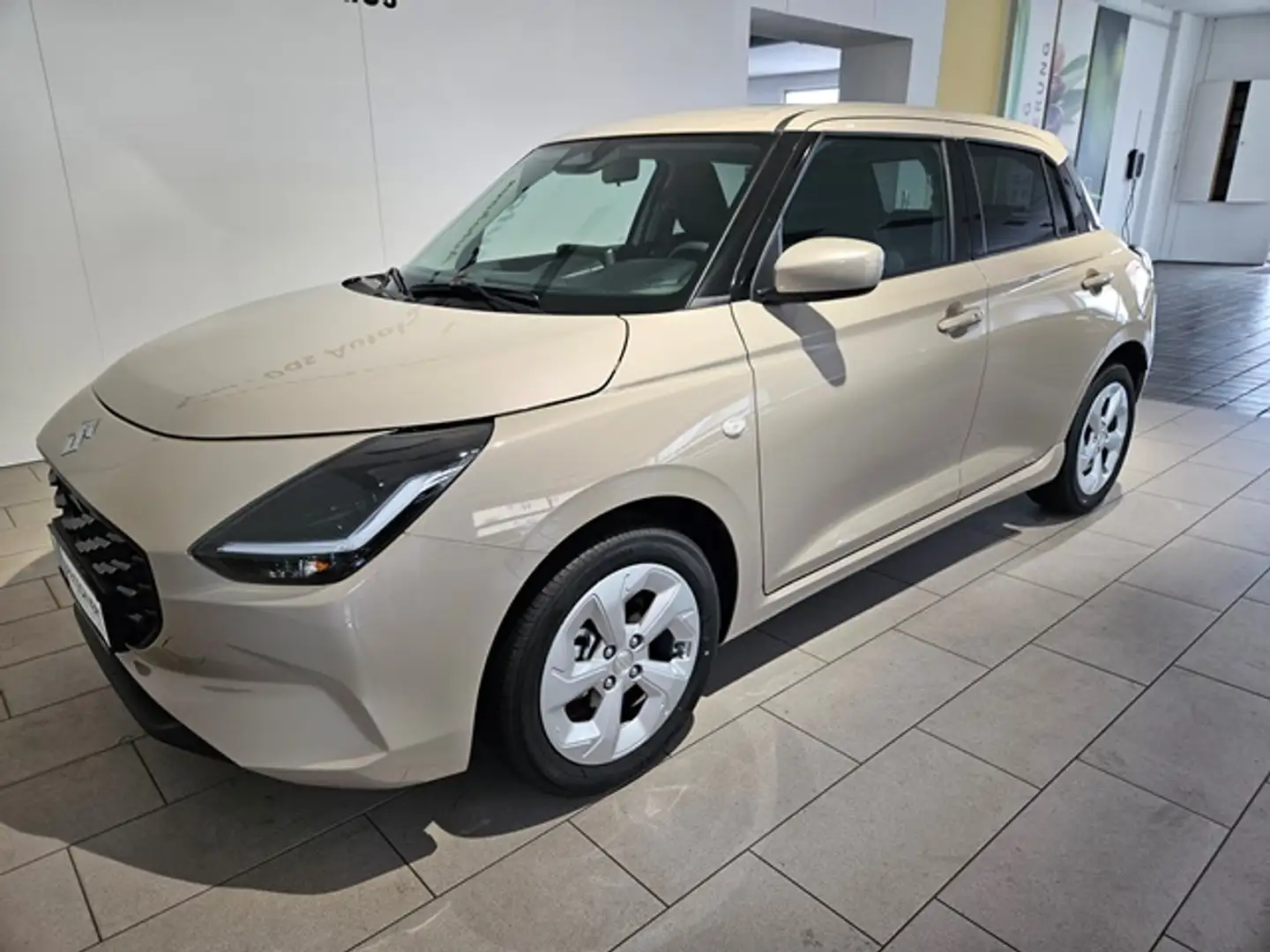 Suzuki Swift 1.2 DUALJET HYBRID Comfort Beige - 1