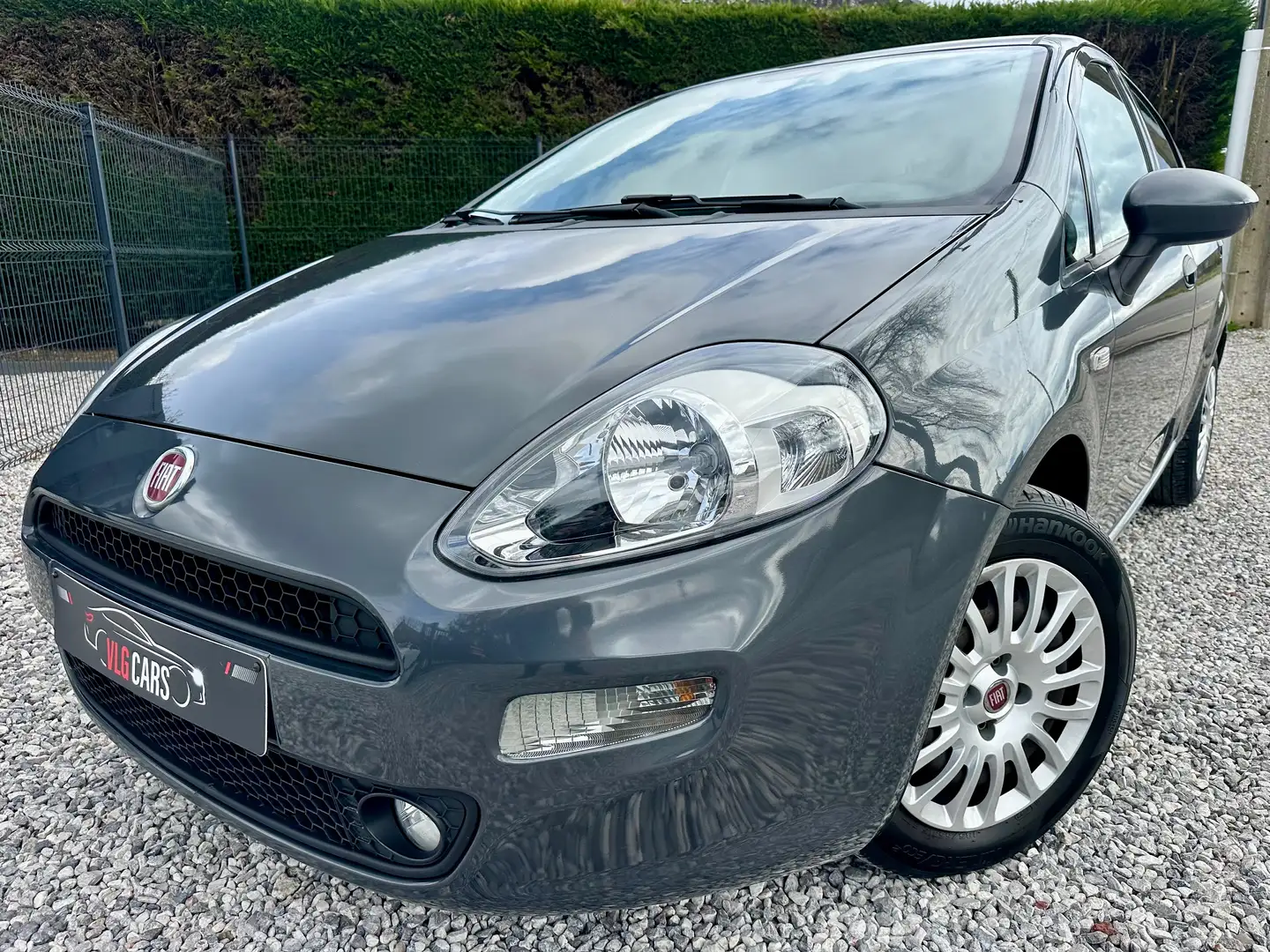 Fiat Punto 1.2i Street 1ere main! Euro 6b Faible Km! Garantie Gris - 2