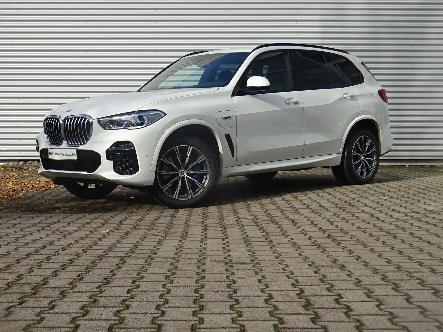 BMW X5 xDrive45e M Sport Laser HuD DriveAssist 360° Weiß - 2
