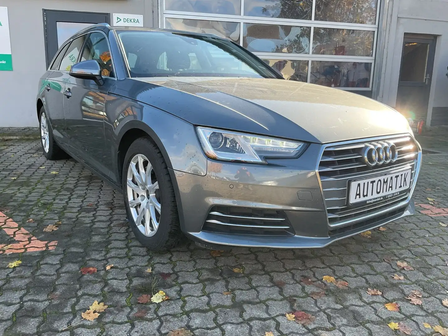 Audi A4 Avant sport Grau - 1