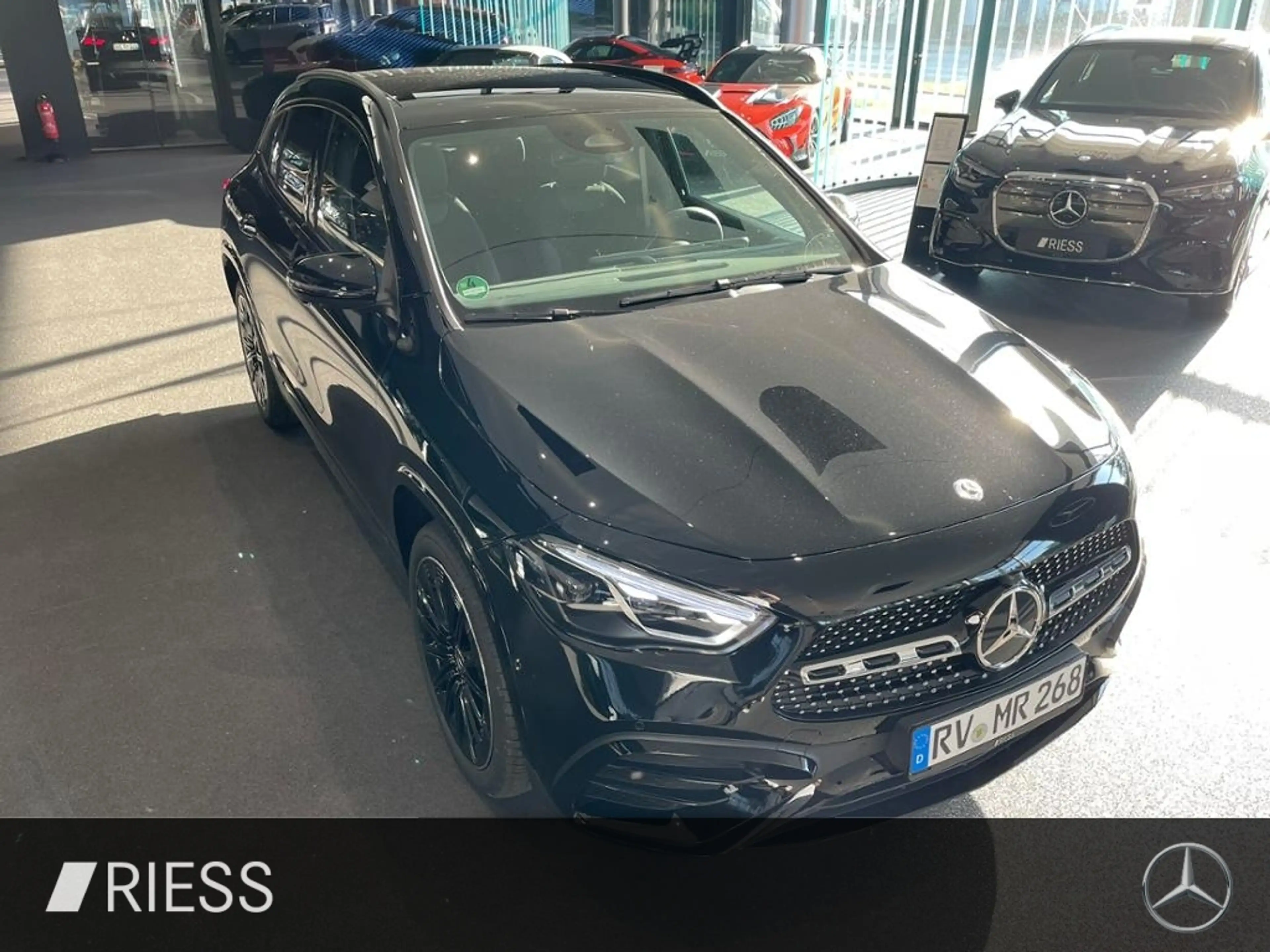 Mercedes-Benz GLA 250 e AMG+PANO+AHK+DISTR+MULTIBEAM+KEYL+MEM+ — photo 9