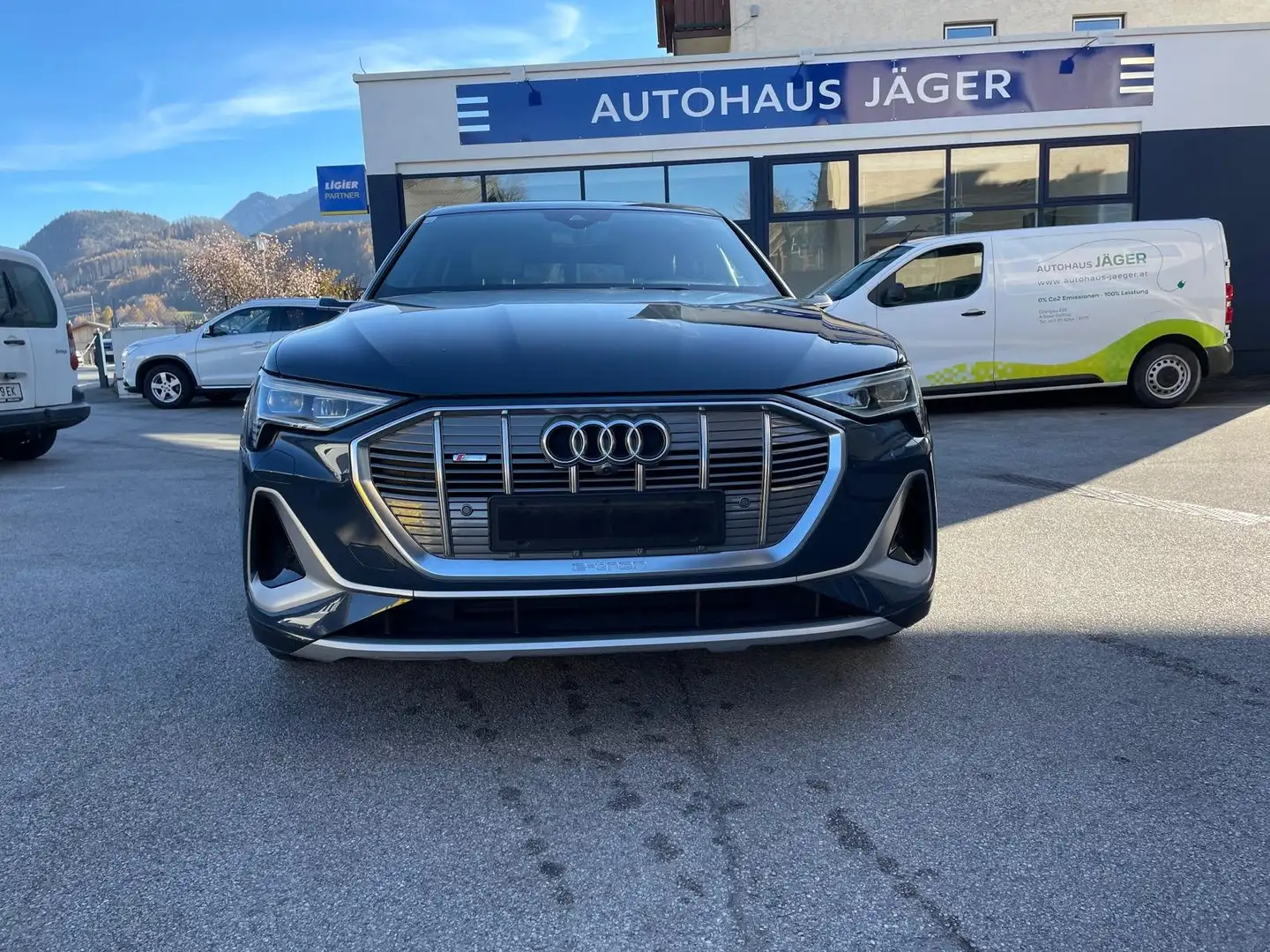 Audi e-tron 55 quattro 95kWh S-line Blauw - 1