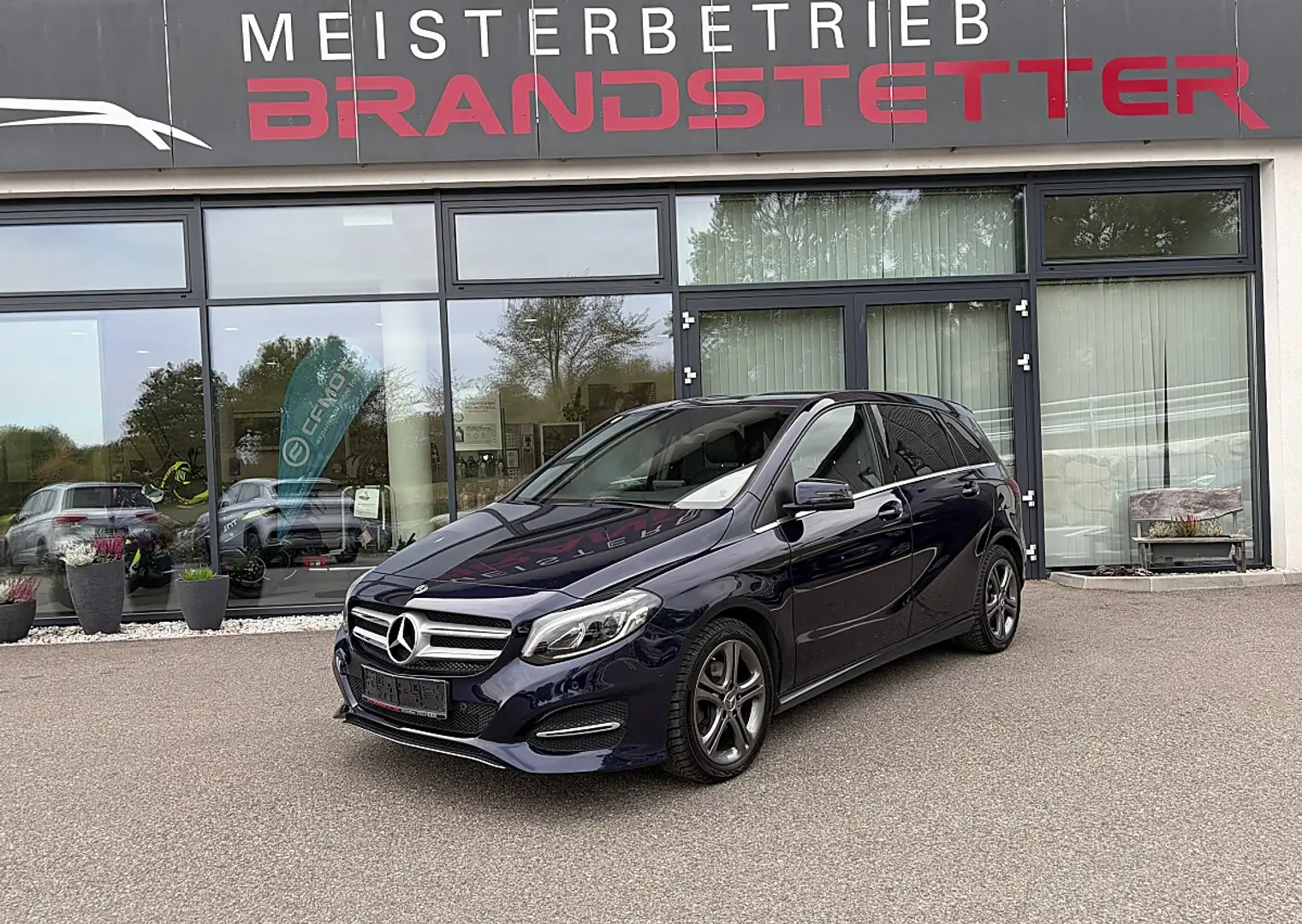Mercedes-Benz B 200 d 4MATIC Aut. Blau - 1