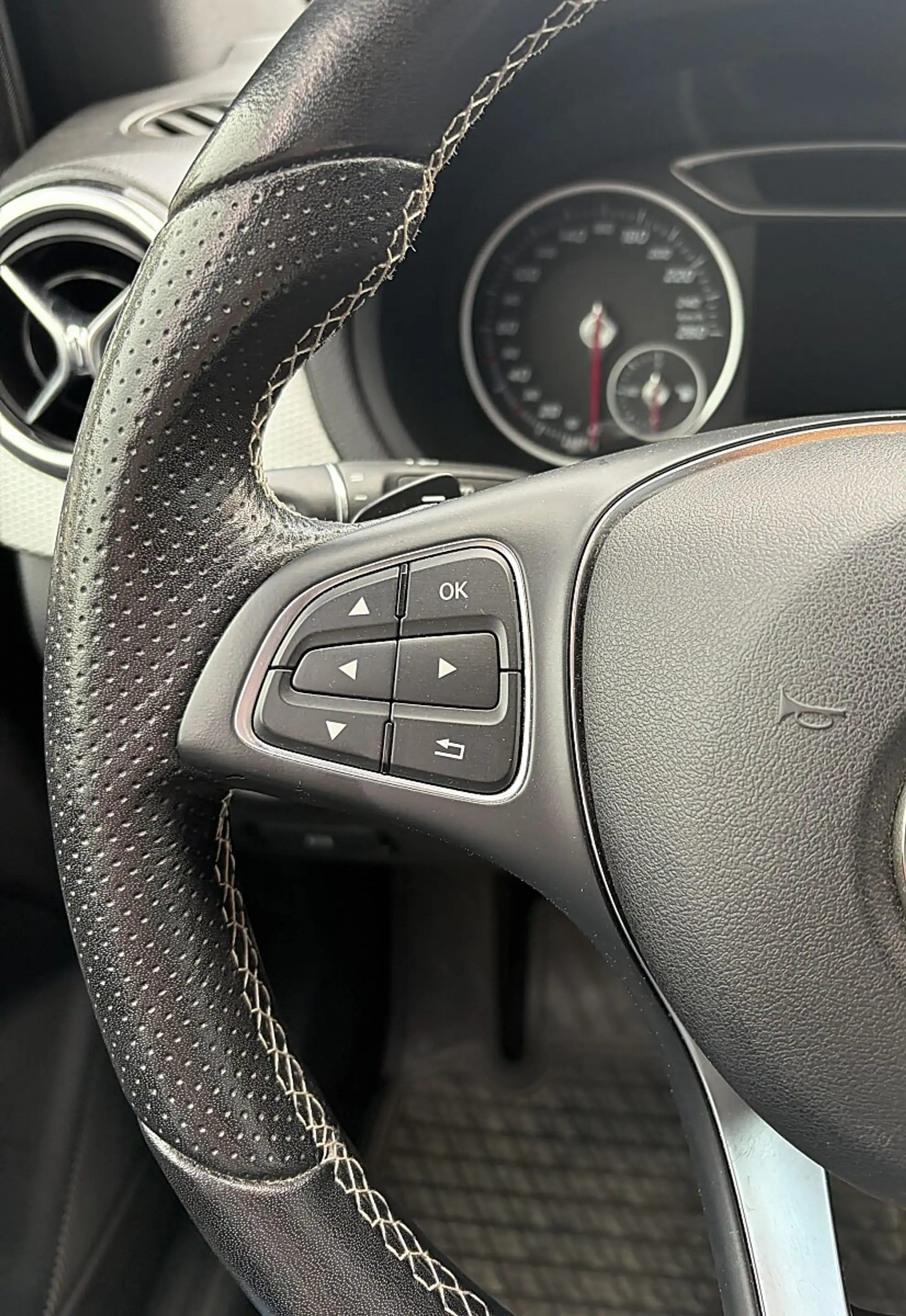 Mercedes-Benz B 200 d 4MATIC Aut. — photo 12