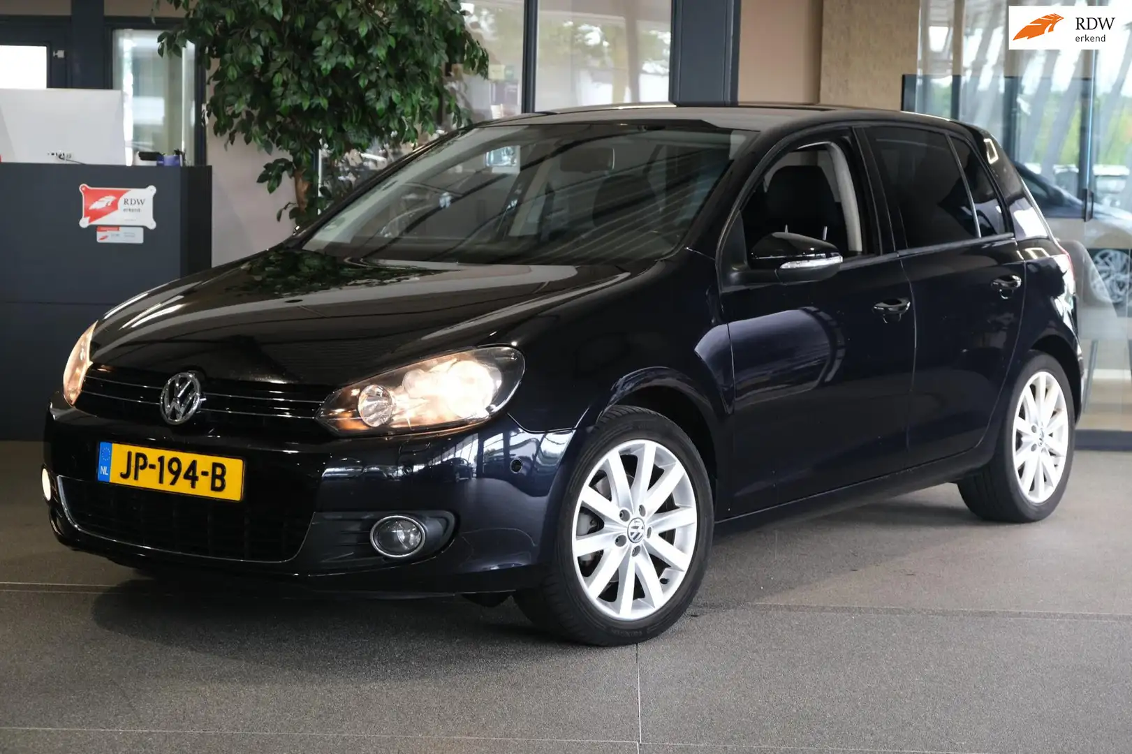 Volkswagen Golf 1.4 TSI Highline DSG Apple Cruise Pdc Climate MF-S Zwart - 1