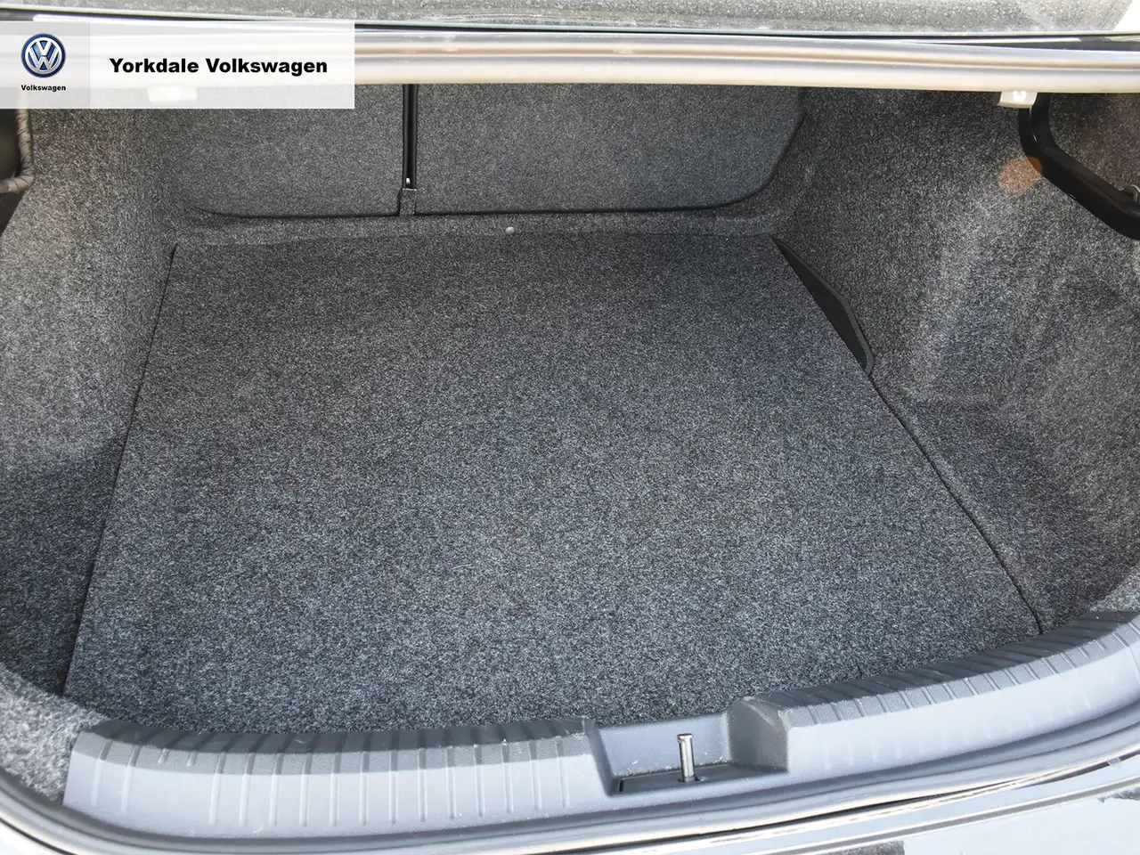 Volkswagen Jetta снимка Volkswagen Jetta