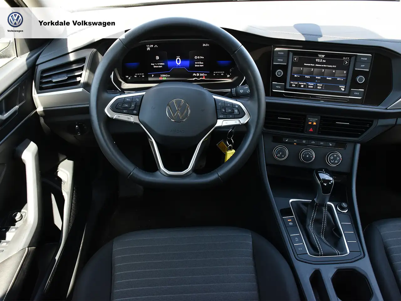 Volkswagen Jetta снимка Volkswagen Jetta