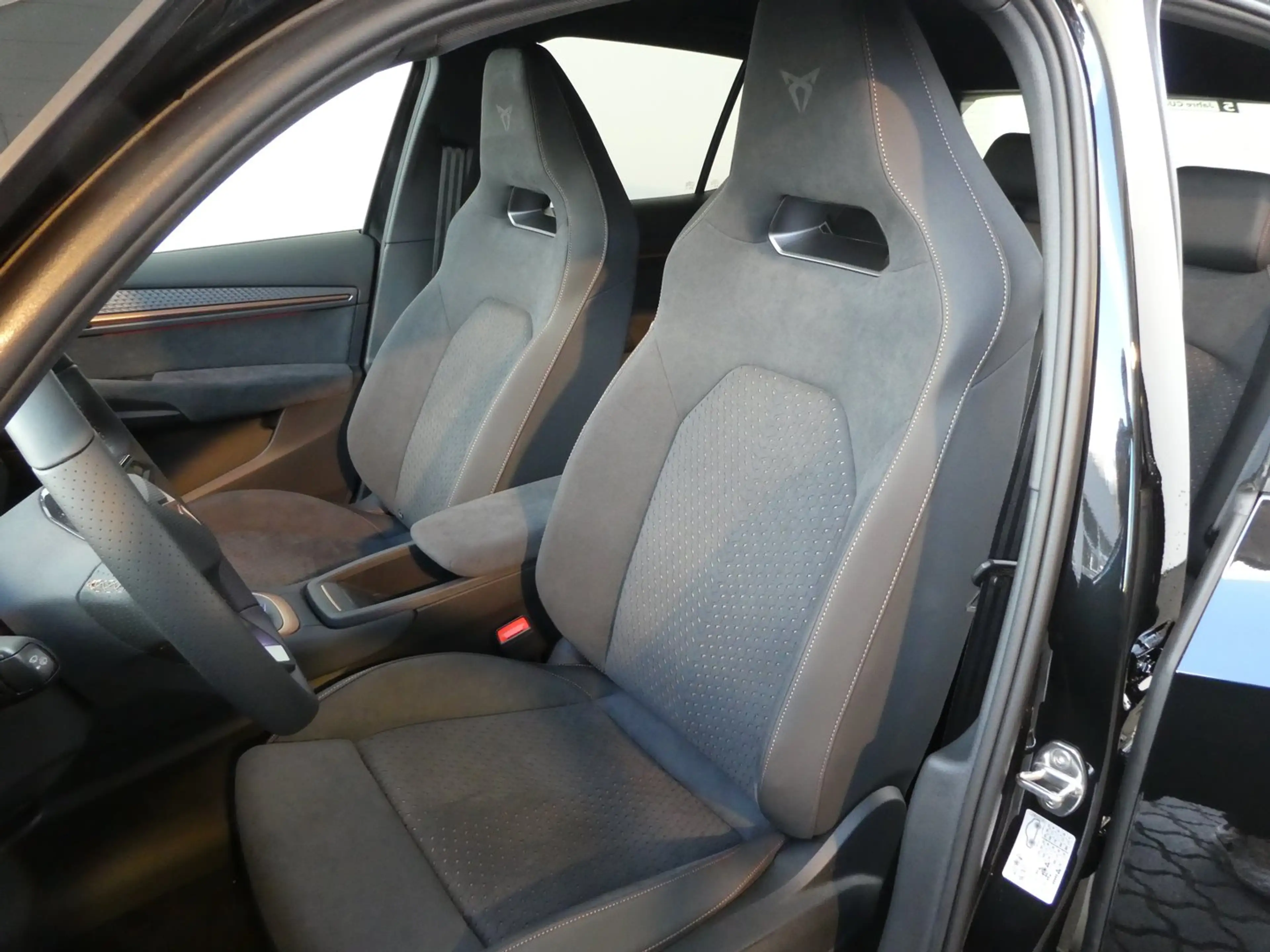 CUPRA Born PLUS 58/61 140kW/190PS — photo 9