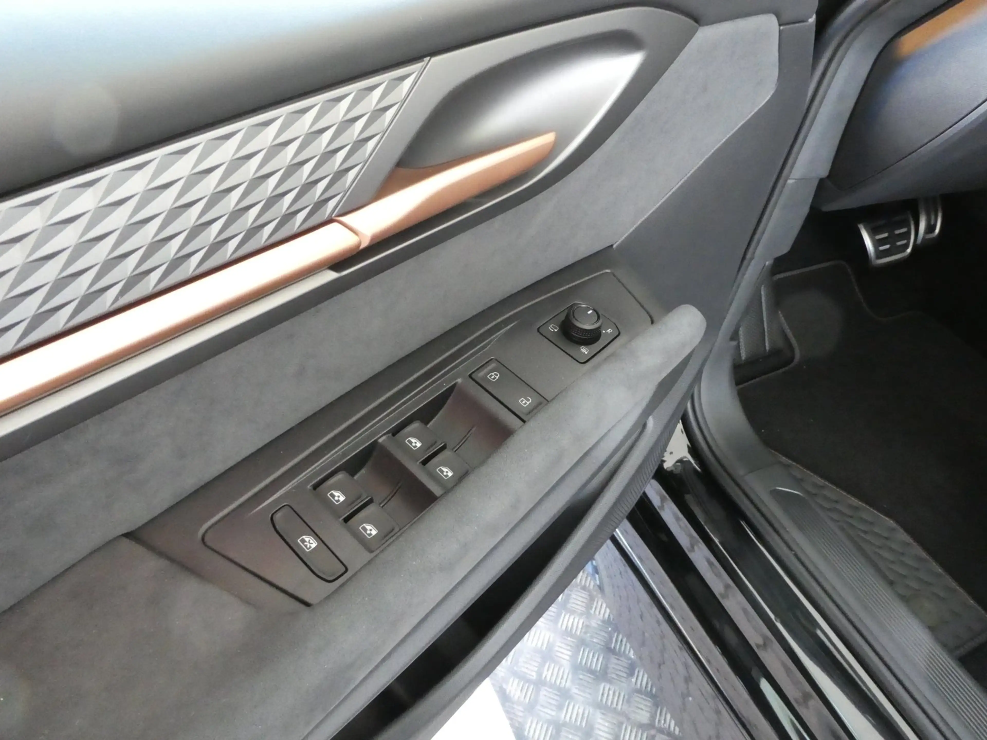 CUPRA Born PLUS 58/61 140kW/190PS — photo 5