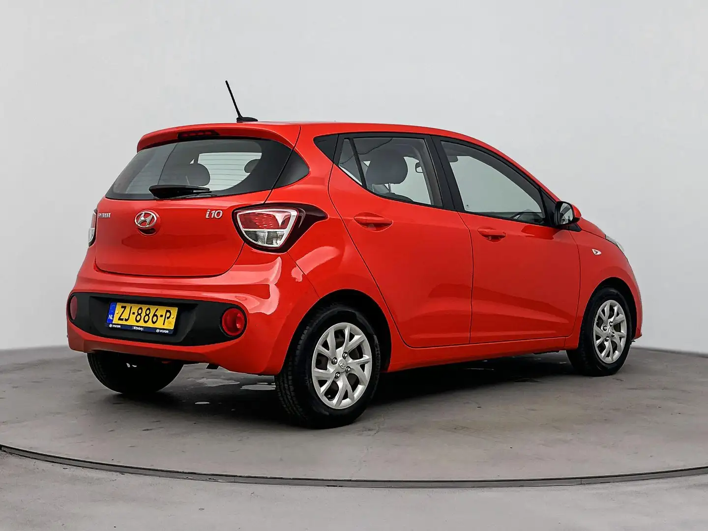 Hyundai i10 1.0i COMFORT *| NAVI | AIRCO | CRUISE | BLUETOOTH Rot - 2