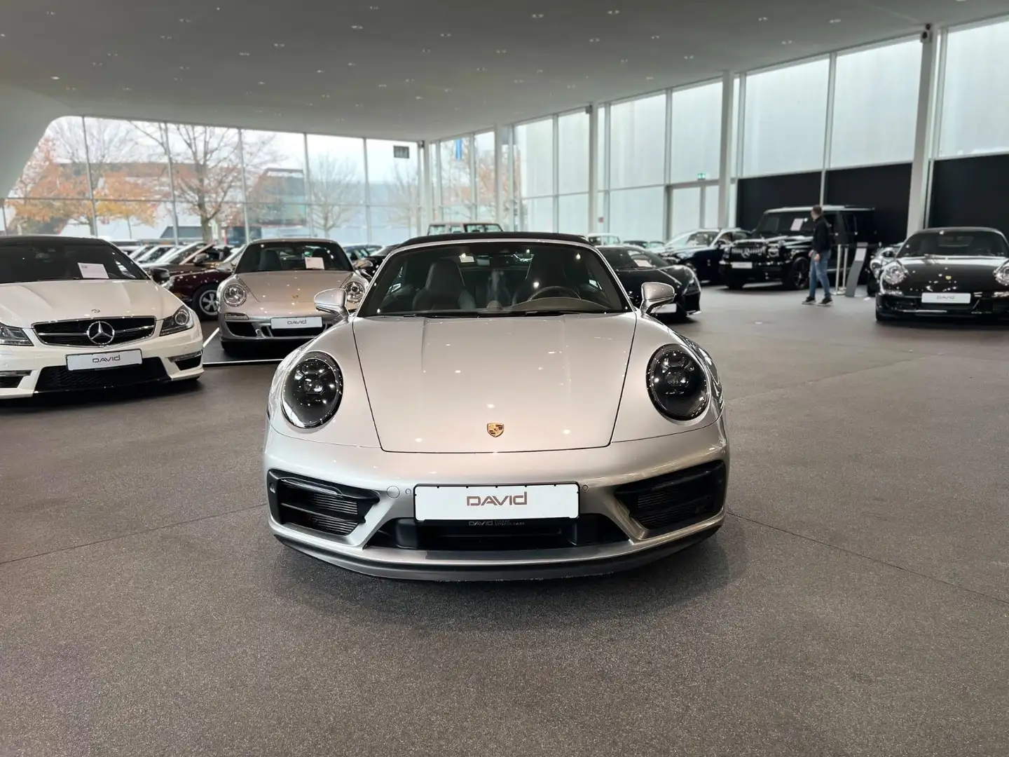 Porsche 992 Carrera 4 GTS Cab. *BOSE*Chrono*18-Wege*360° Silber - 2