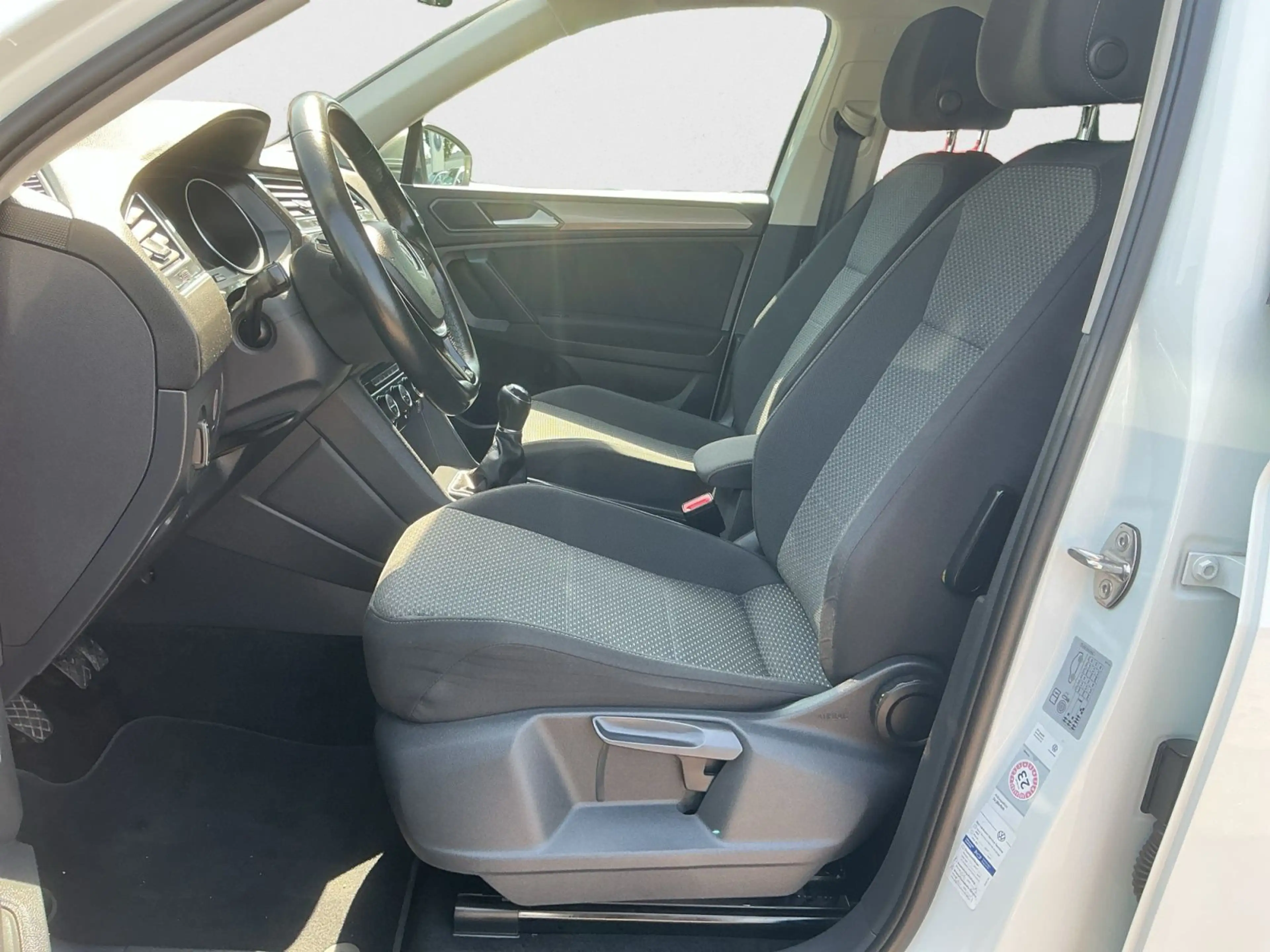 Volkswagen Tiguan Allspace 1.4 TSI Keyless Navi Klima — photo 9