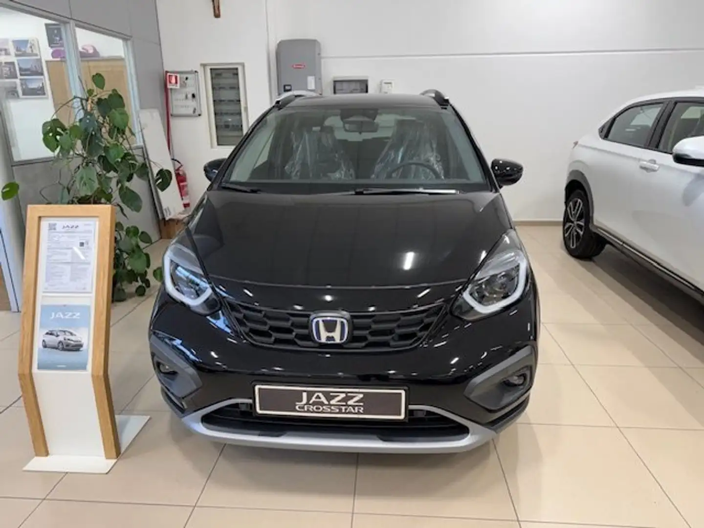 Honda Jazz Crosstar Hybrid Executive e-CVT Černá - 2