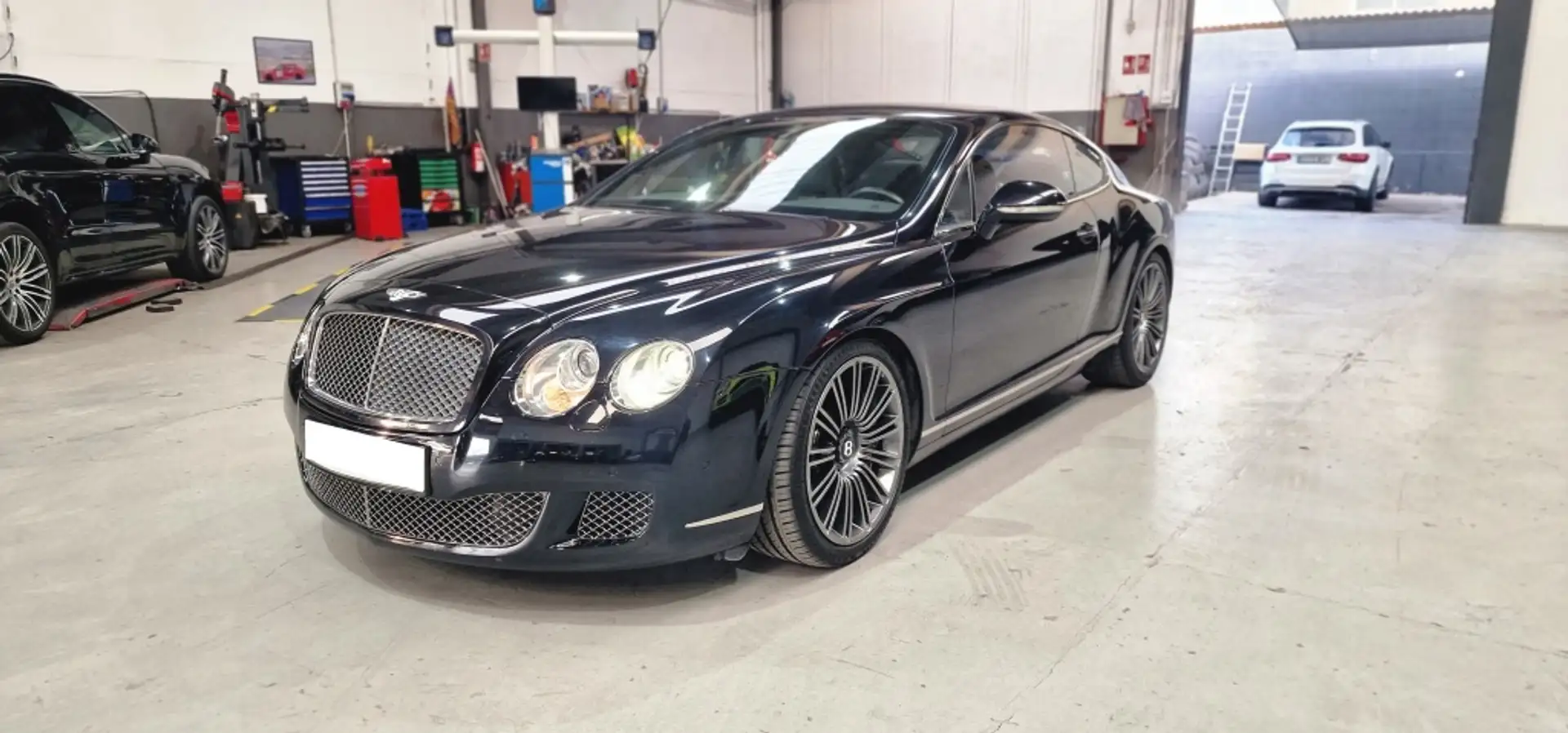 Bentley Continental GT Mulliner W12 Aut. Чёрный - 1