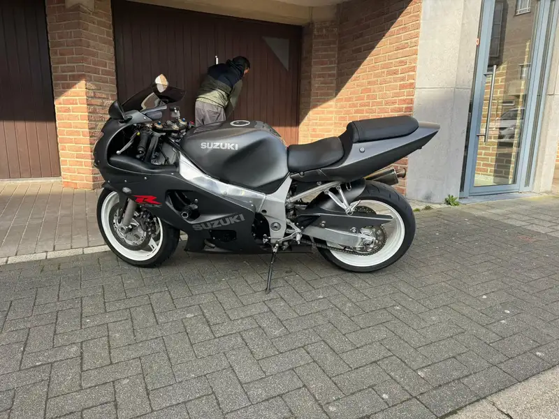 Suzuki GSX-R 600 - foto 2