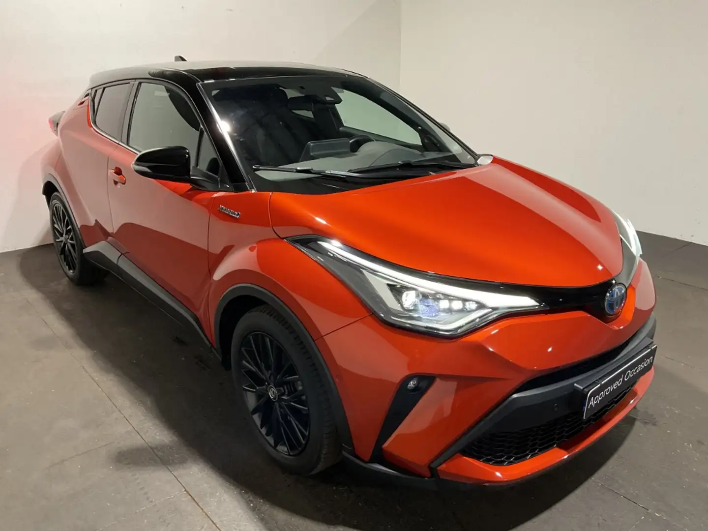 Toyota C-HR 2.0 Hyb. Launch Edition Коричневий - 2