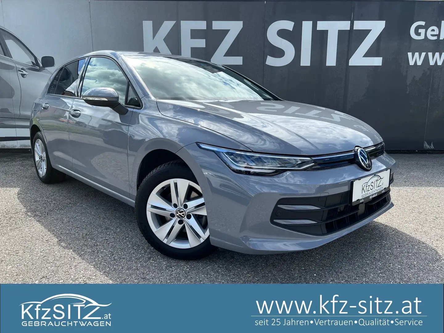 Volkswagen Golf Life 1,5 TSI ACT | NP: €36.300 Grau - 1