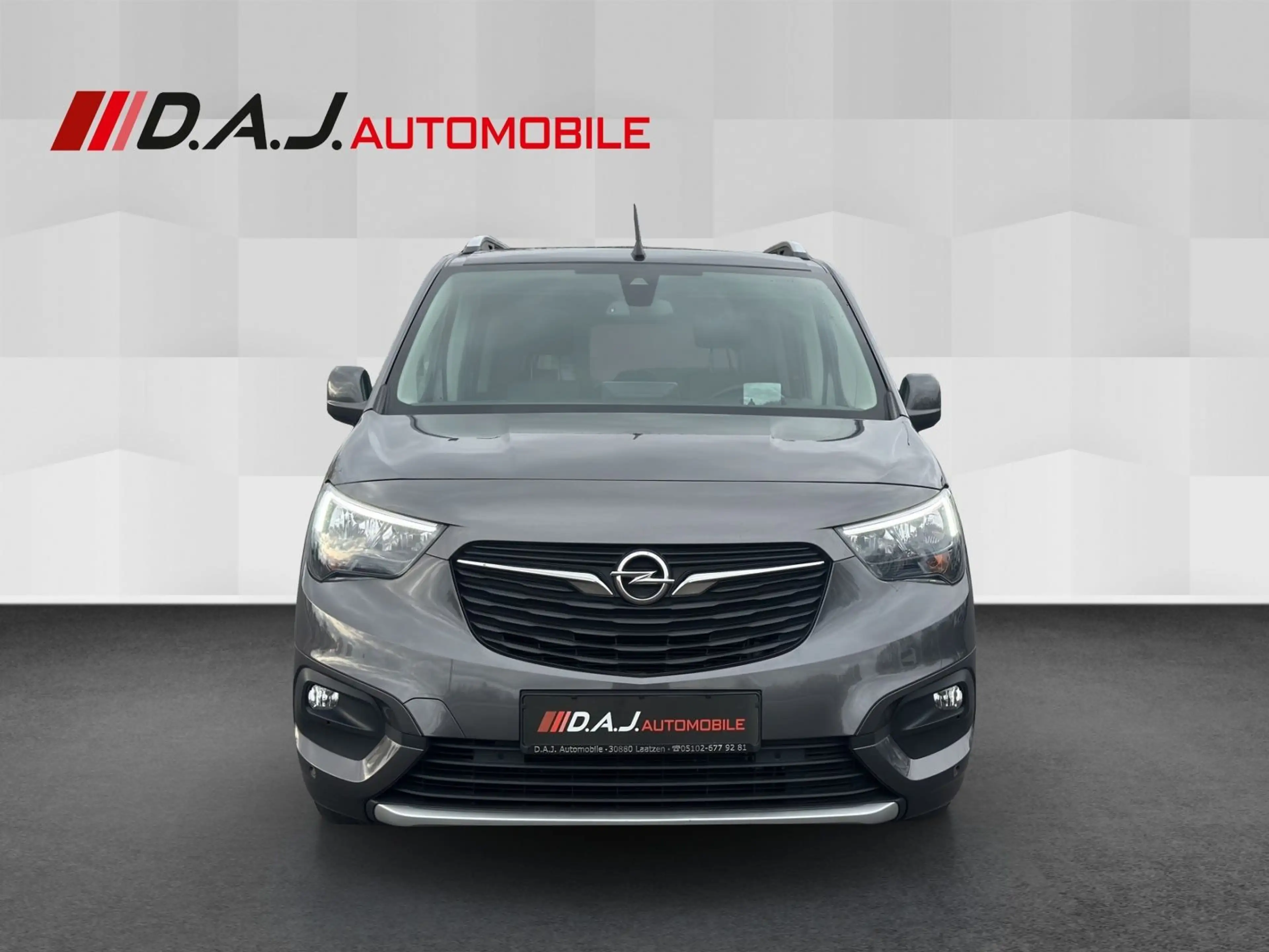 Opel Combo Life 1.2 Turbo Innovation NAV SHZ HuD Pano — photo 8