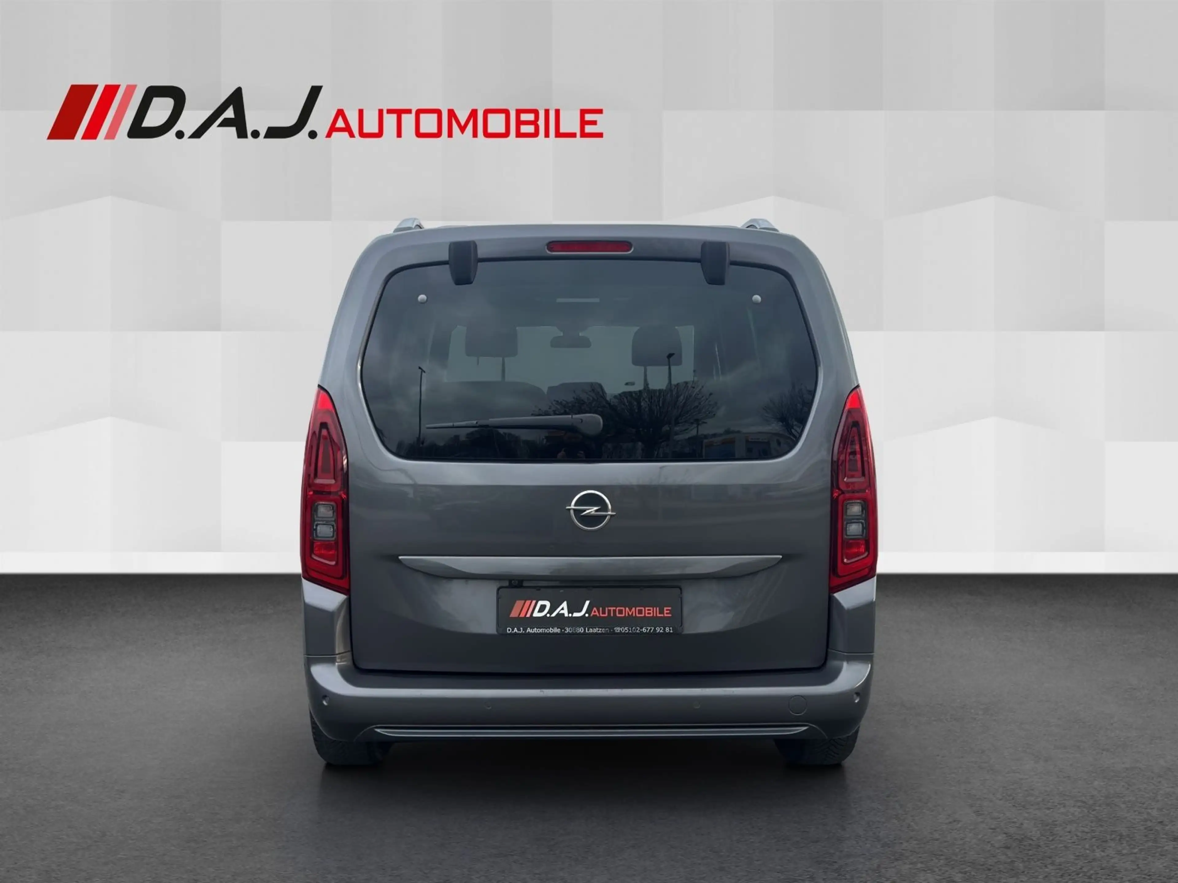Opel Combo Life 1.2 Turbo Innovation NAV SHZ HuD Pano — photo 4