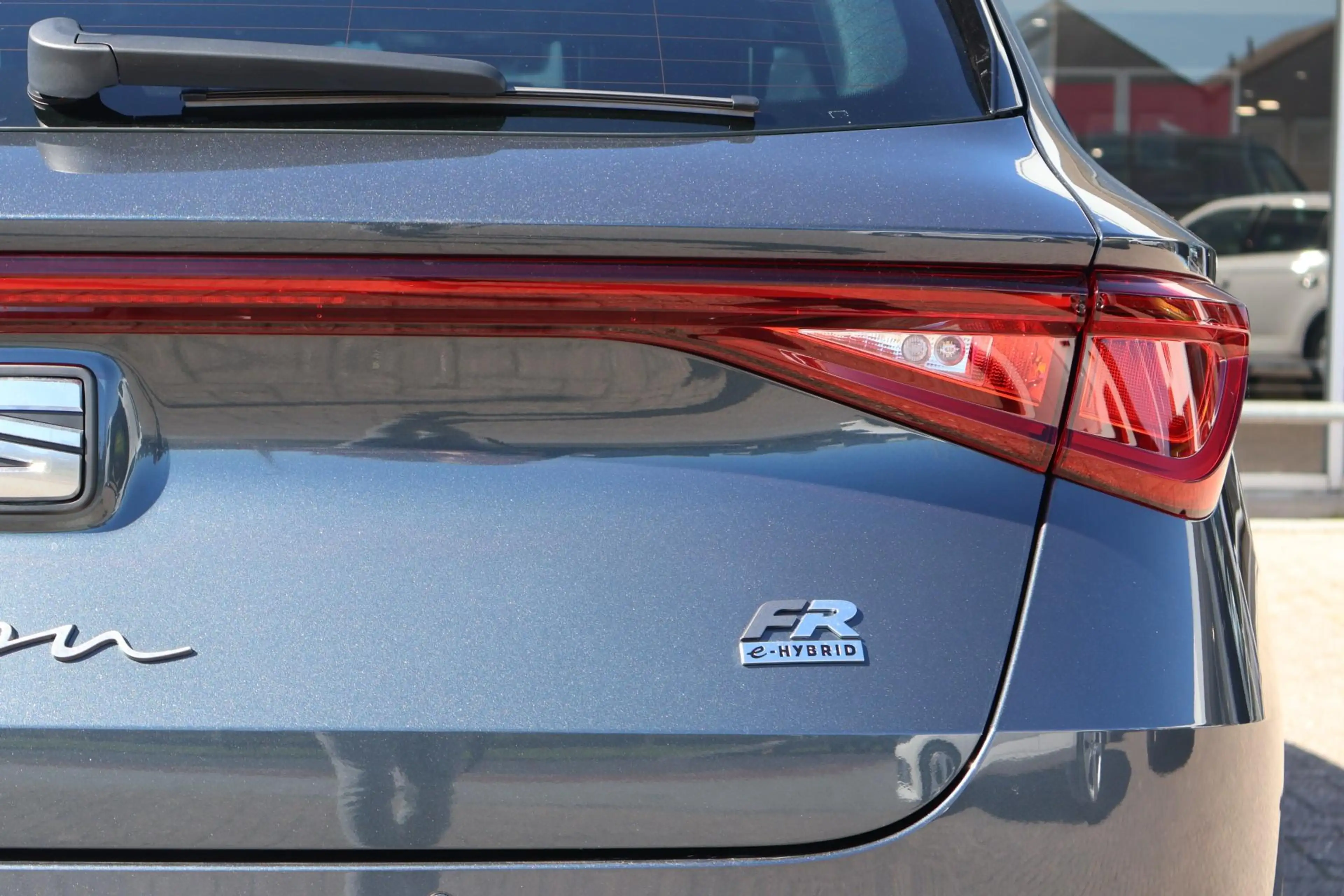 SEAT Leon e-Hybrid Sportstourer 1.5 TSI 204pk FR Business | Panoramad — photo 10