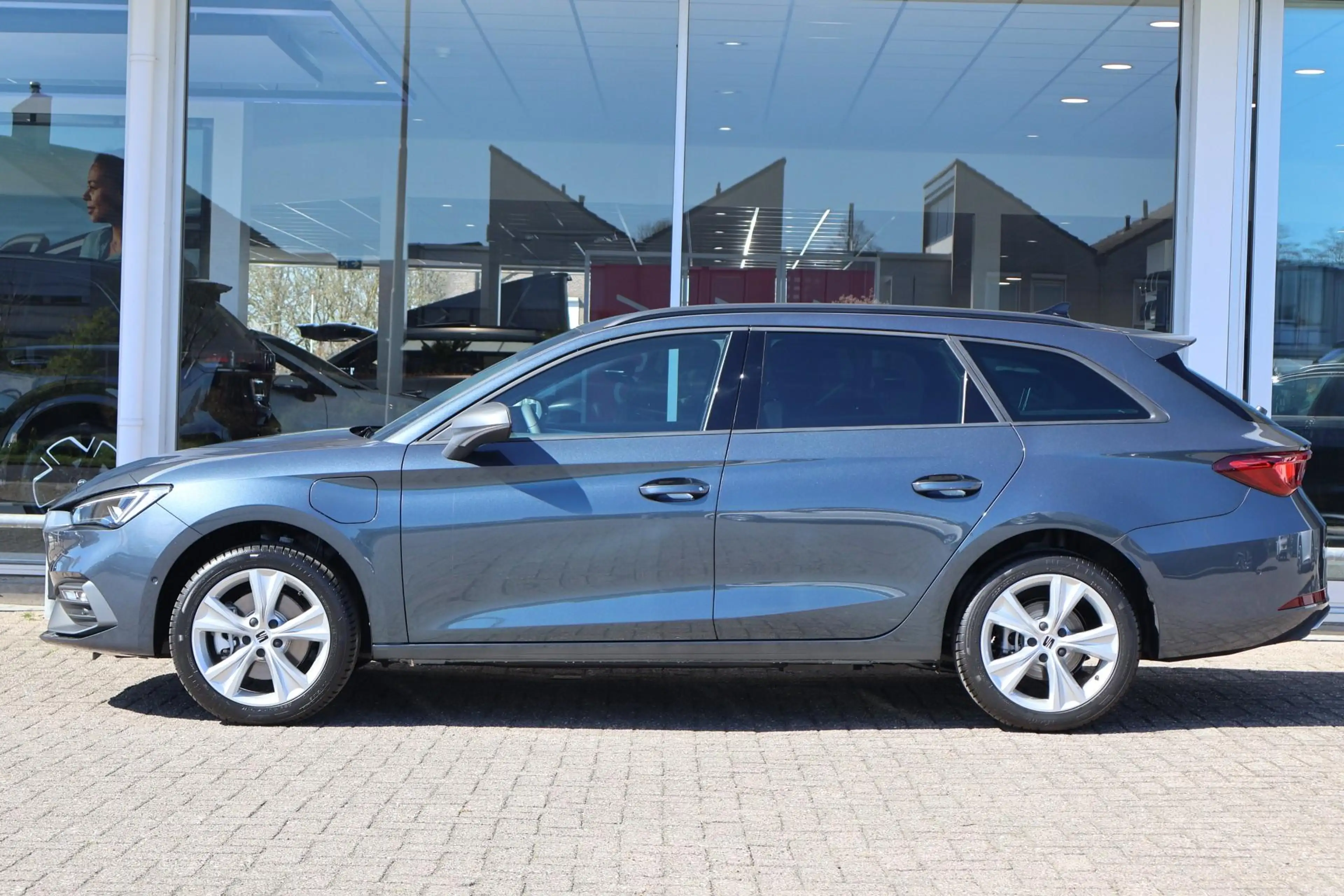 SEAT Leon e-Hybrid Sportstourer 1.5 TSI 204pk FR Business | Panoramad — photo 12