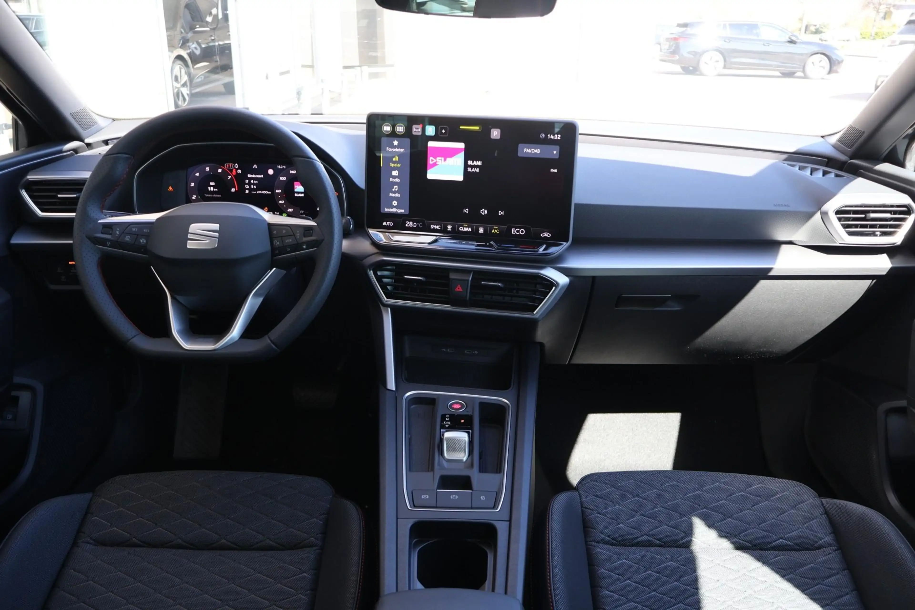 SEAT Leon e-Hybrid Sportstourer 1.5 TSI 204pk FR Business | Panoramad — photo 5