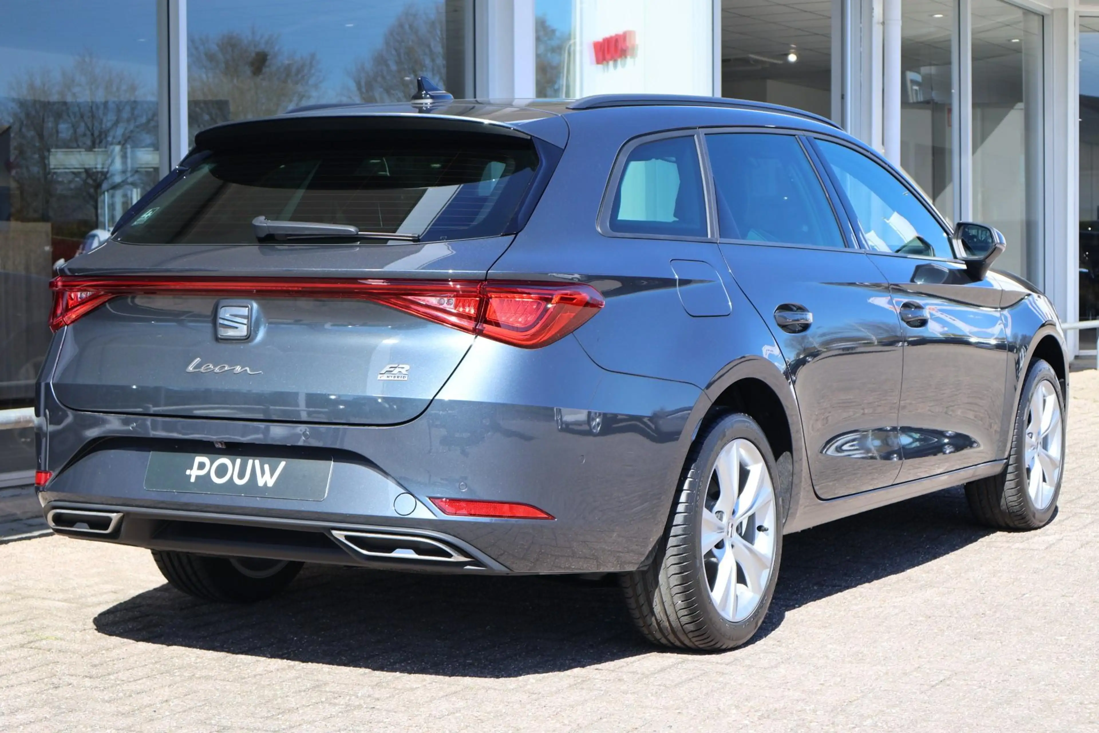 SEAT Leon e-Hybrid Sportstourer 1.5 TSI 204pk FR Business | Panoramad — photo 2
