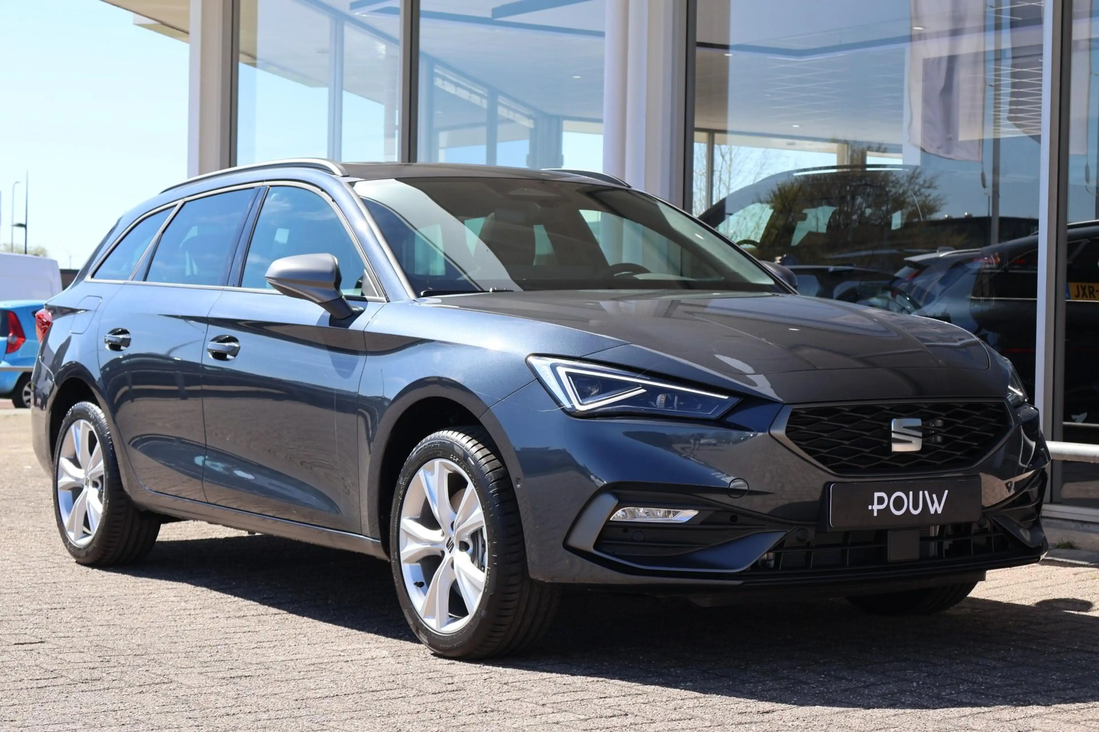SEAT Leon e-Hybrid Sportstourer 1.5 TSI 204pk FR Business | Panoramad — photo 8