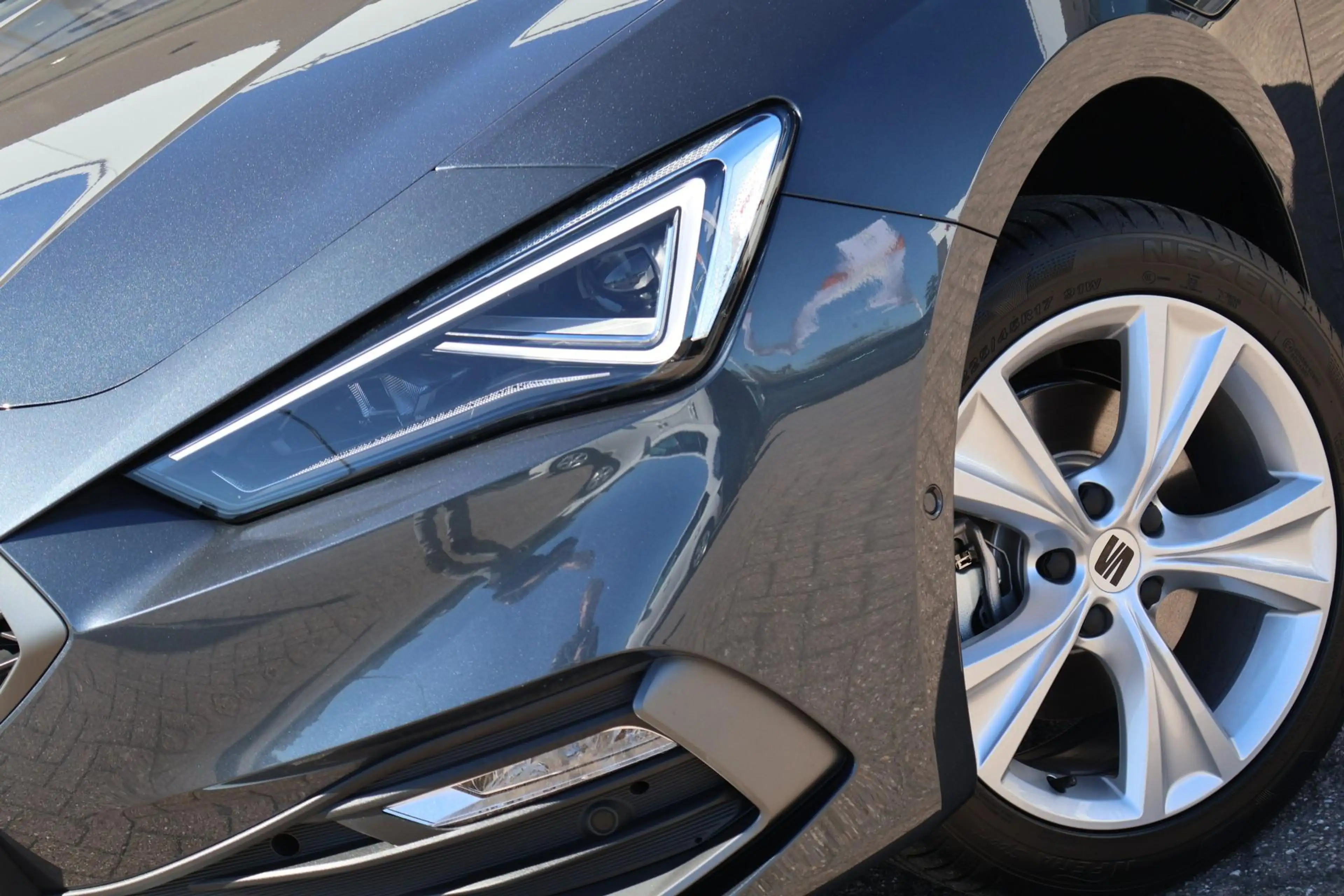 SEAT Leon e-Hybrid Sportstourer 1.5 TSI 204pk FR Business | Panoramad — photo 13