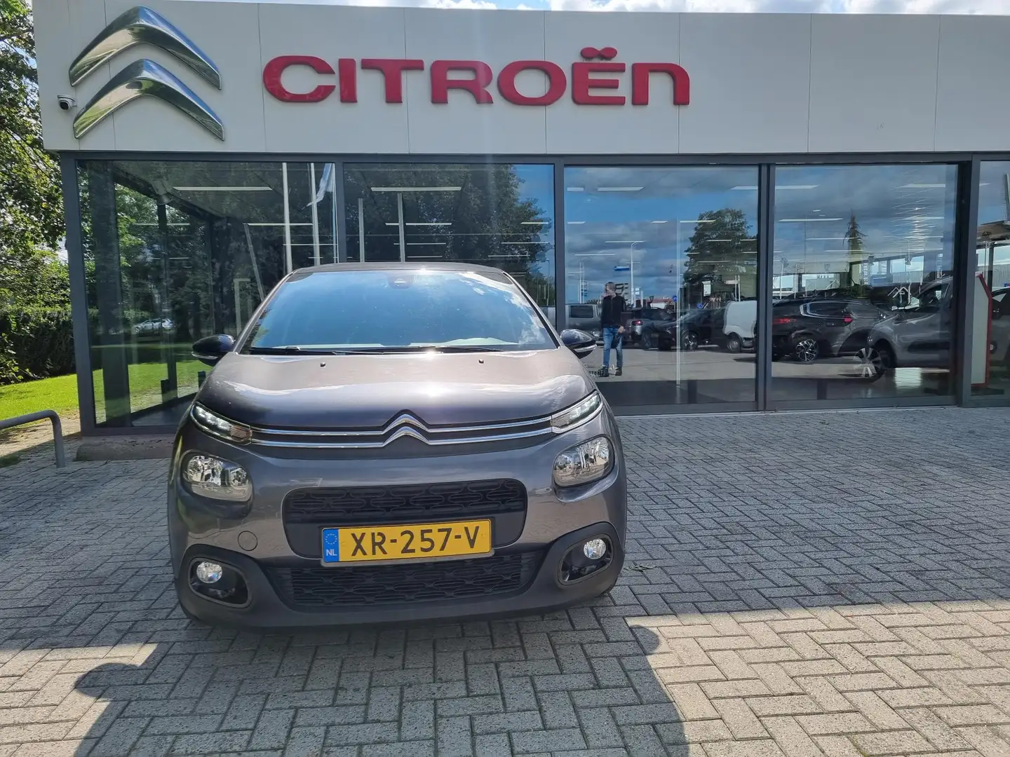 Citroen C3 1.2 PureTech S&S Feel Edition Grijs - 2