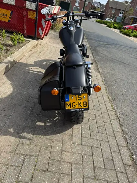 Harley-Davidson Dyna Street Bob - foto 8