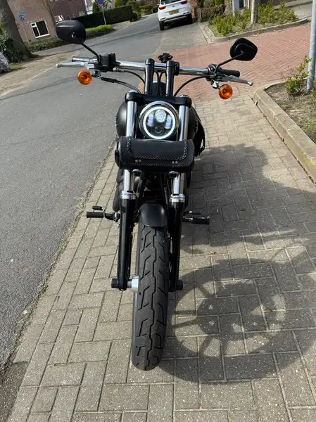 Harley-Davidson Dyna Street Bob - foto 7