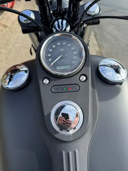 Harley-Davidson Dyna Street Bob - foto 5