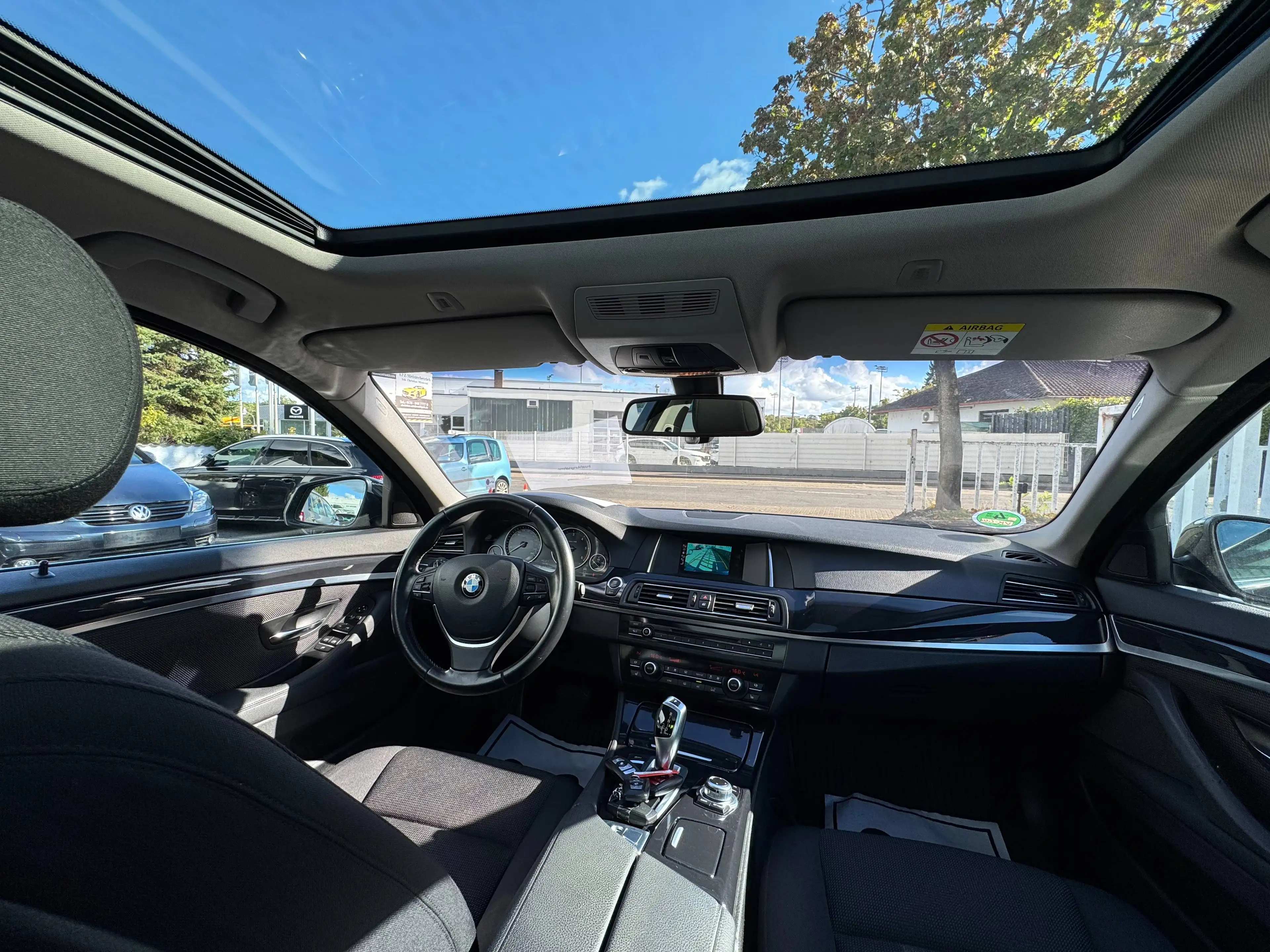 BMW 525 525 d AUTOMATIK*PANORAMA*MEMORY*360 KAMERA*20 ZOLL FELGEN*ANHÄNGERKUPPLUNG*BLUETOOTH*BI-XENON*MEGA SCHÖN** — photo 18