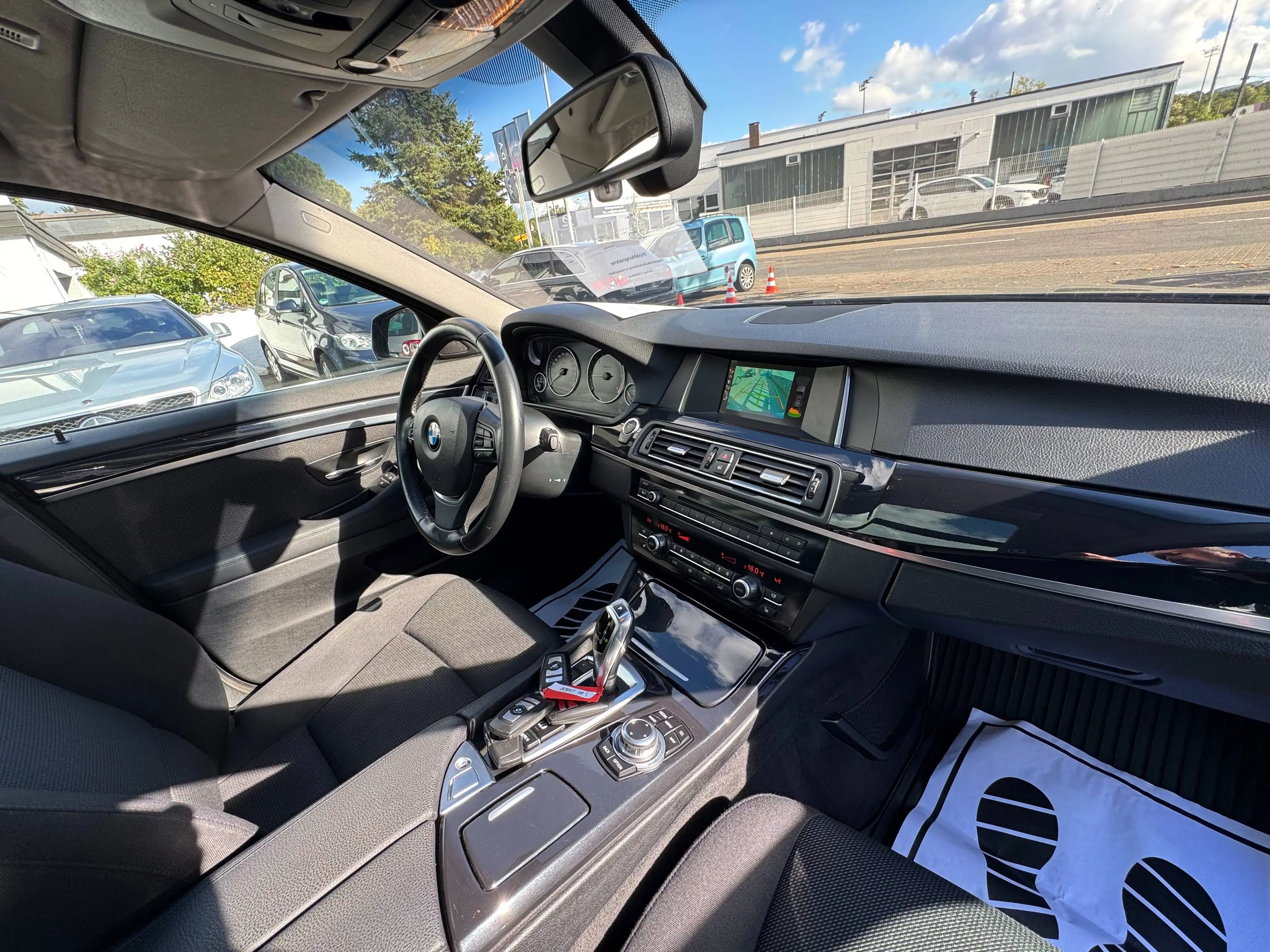 BMW 525 525 d AUTOMATIK*PANORAMA*MEMORY*360 KAMERA*20 ZOLL FELGEN*ANHÄNGERKUPPLUNG*BLUETOOTH*BI-XENON*MEGA SCHÖN** — photo 17