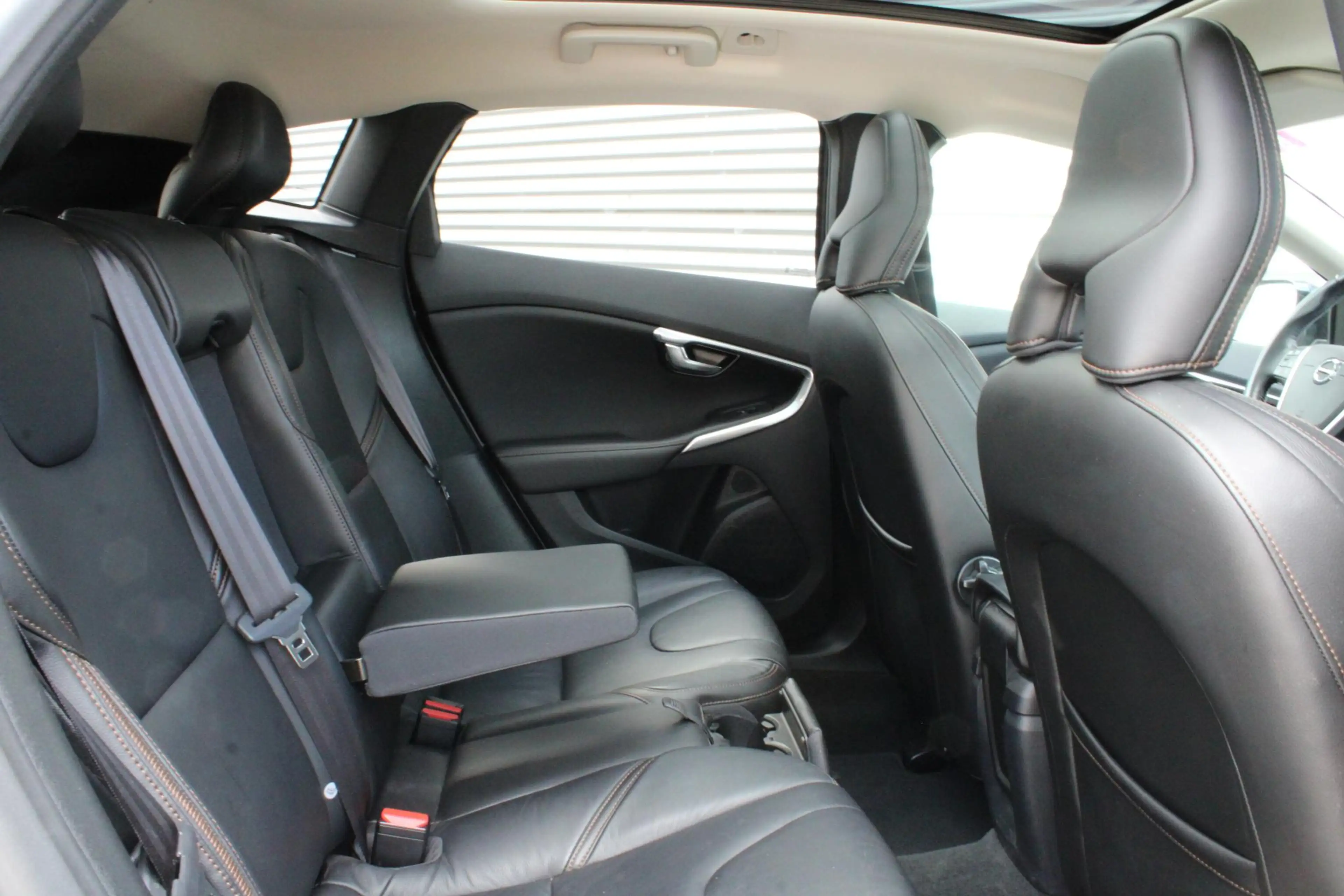 Volvo V40 Cross Country 1.5 T3 Polar+ Luxury | Afneembare Trekhaak | Alarm — photo 7