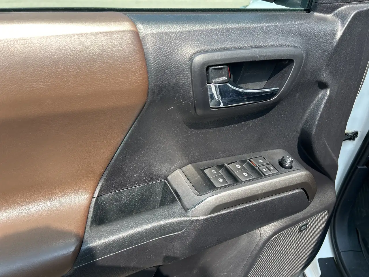 Toyota Tacoma снимка Toyota Tacoma