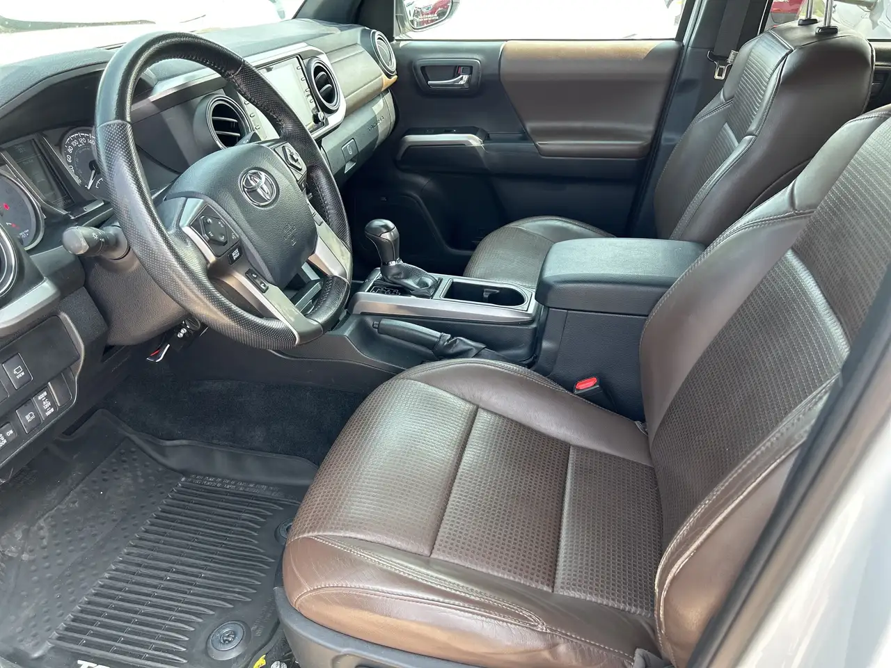 Toyota Tacoma снимка Toyota Tacoma