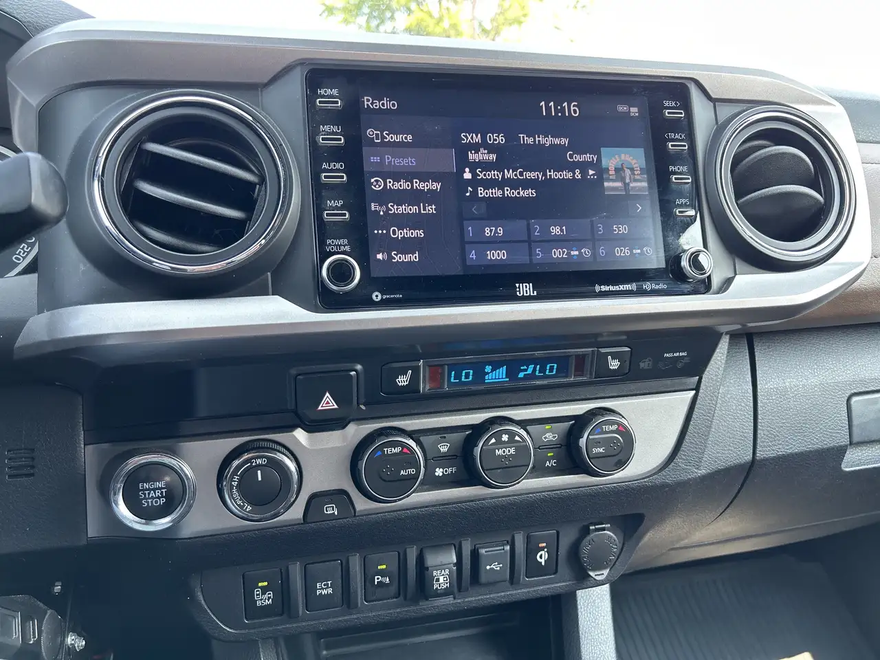 Toyota Tacoma снимка Toyota Tacoma