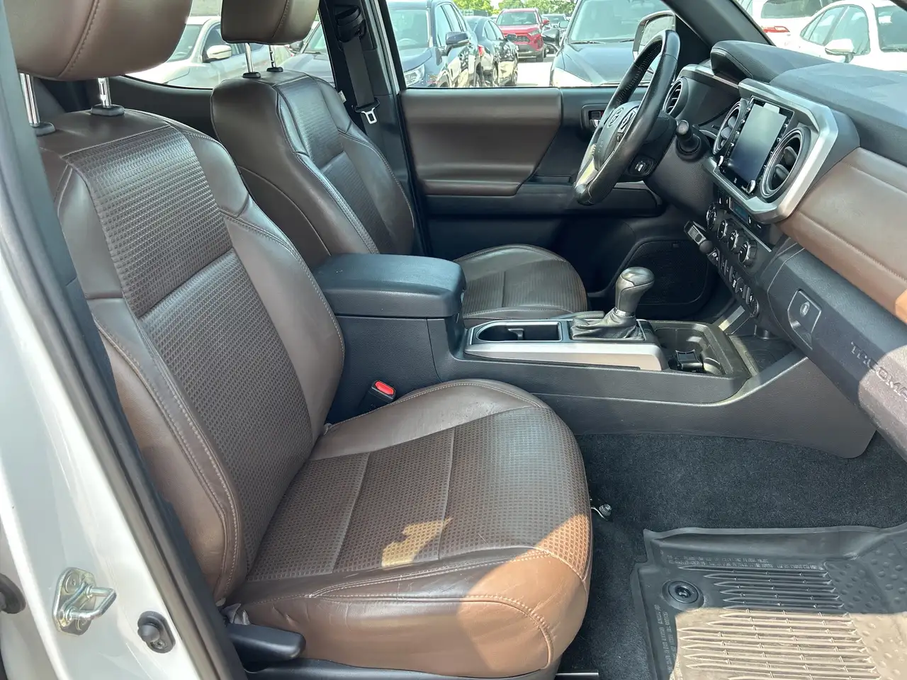 Toyota Tacoma снимка Toyota Tacoma