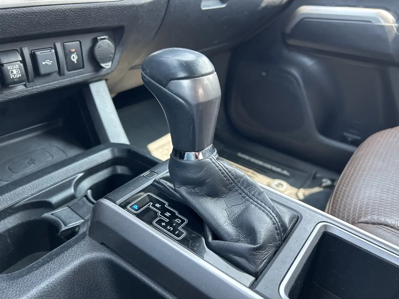 Toyota Tacoma снимка Toyota Tacoma