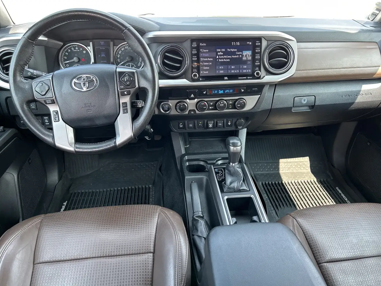 Toyota Tacoma снимка Toyota Tacoma