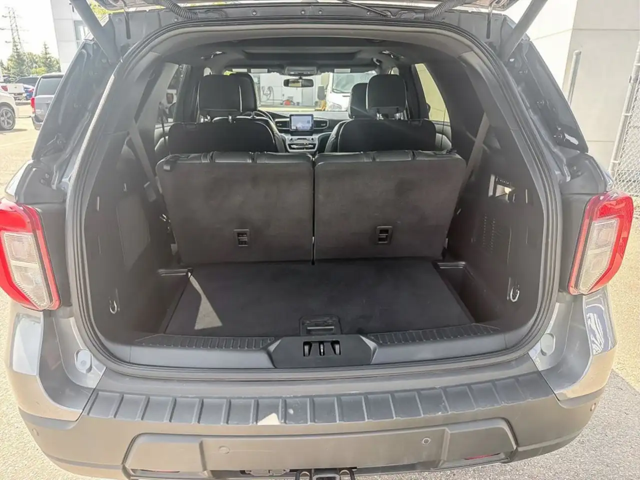 Ford Explorer снимка Ford Explorer