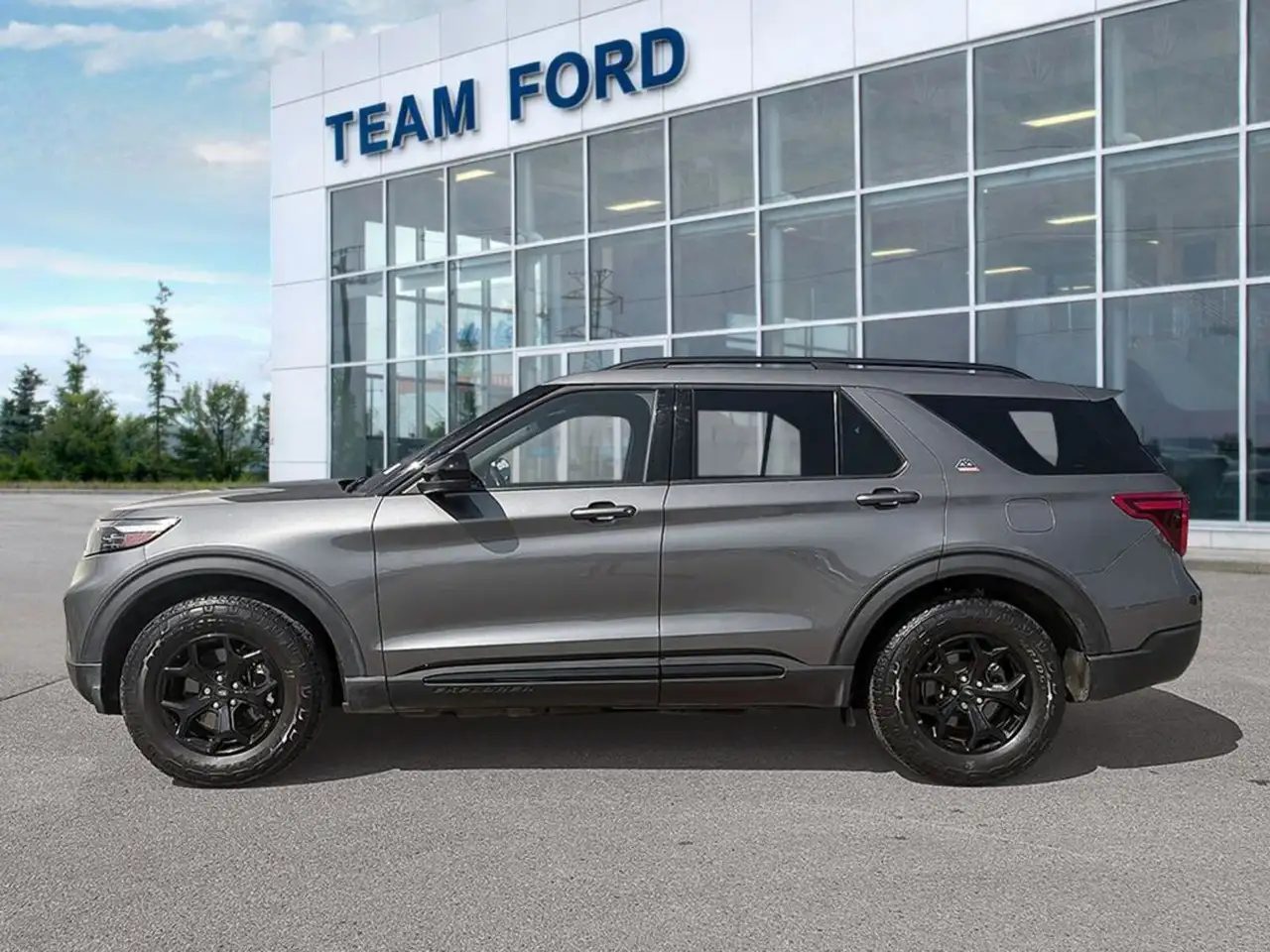 Ford Explorer снимка Ford Explorer