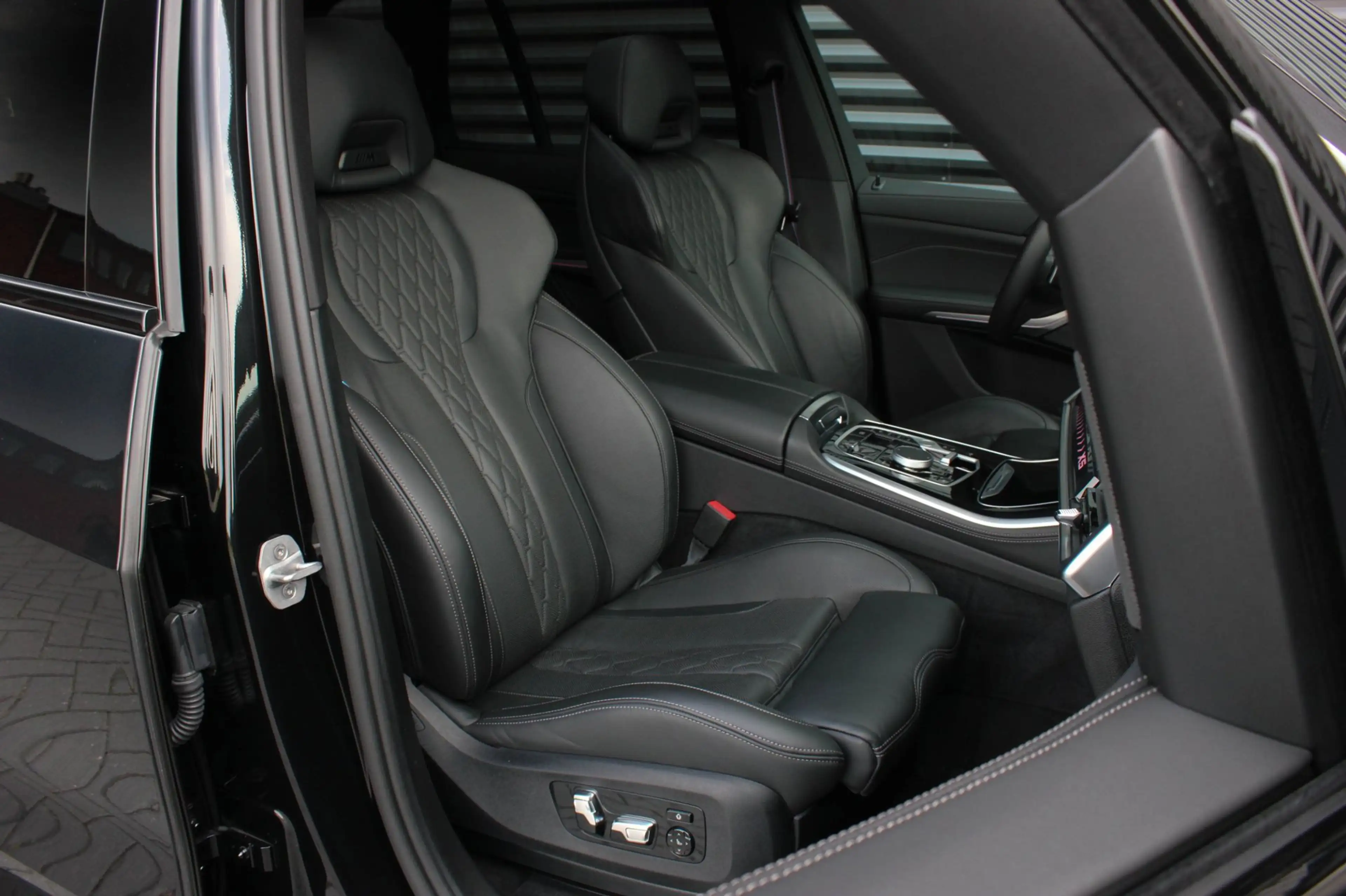BMW X5 XDrive50e High Executive M-SPORT PRO / M-SEATS / S — photo 48
