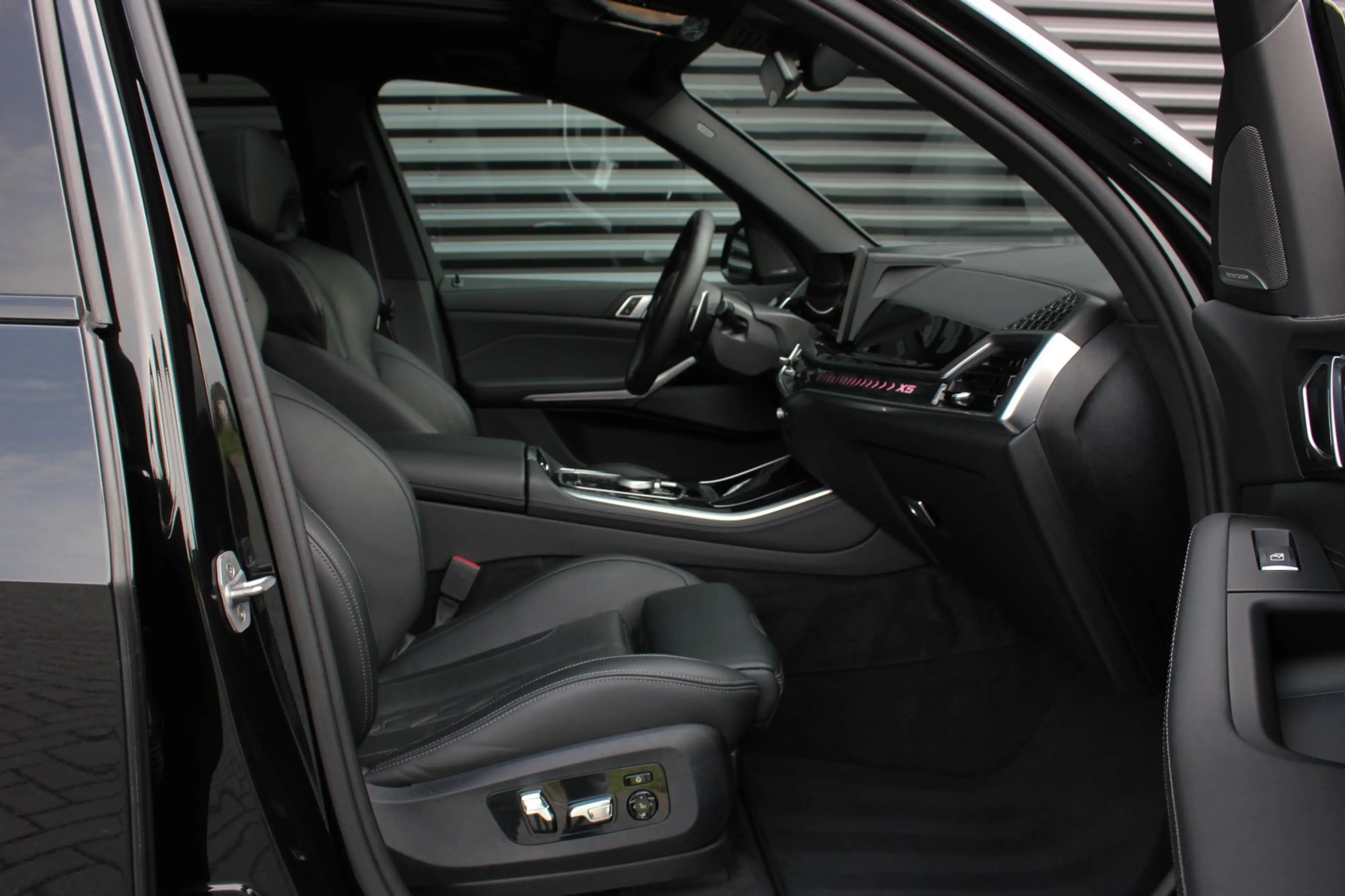 BMW X5 XDrive50e High Executive M-SPORT PRO / M-SEATS / S — photo 47