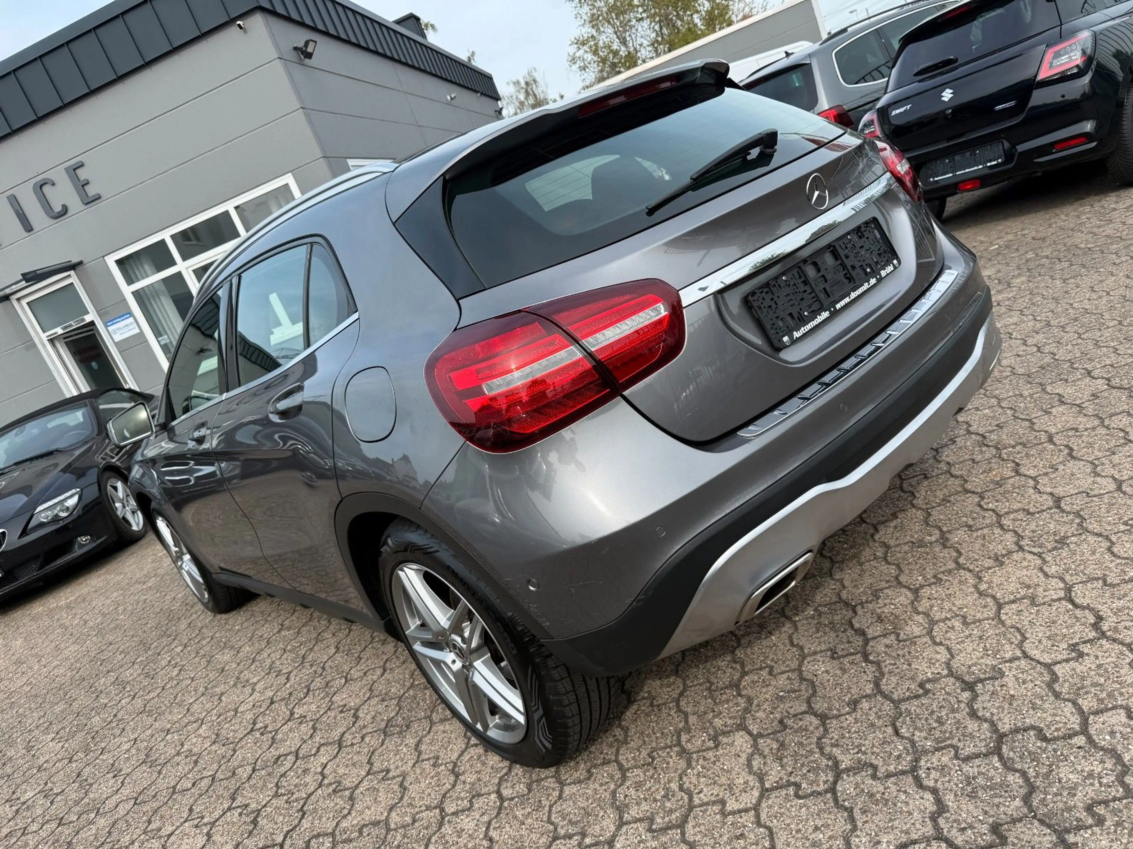 Mercedes-Benz GLA 180 URBAN, LICHT & SICHTPAKET, SPORTSITZE — photo 6