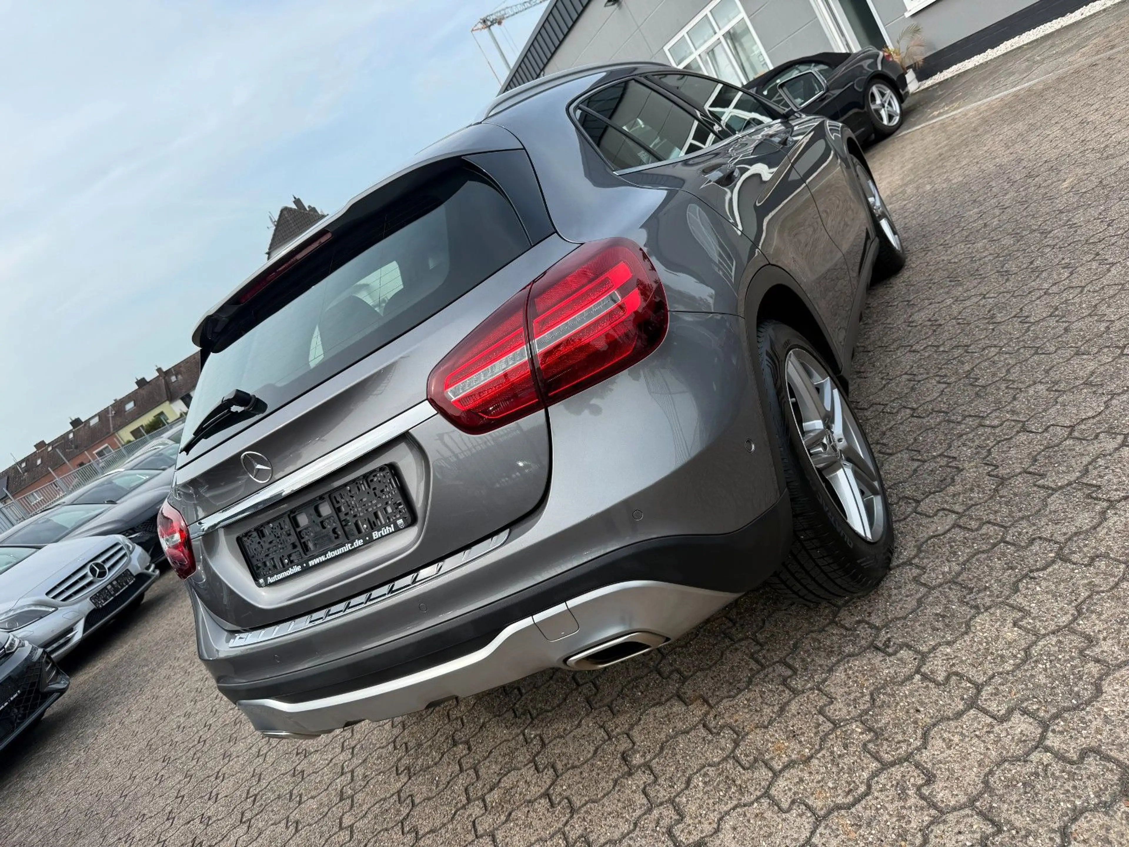 Mercedes-Benz GLA 180 URBAN, LICHT & SICHTPAKET, SPORTSITZE — photo 7