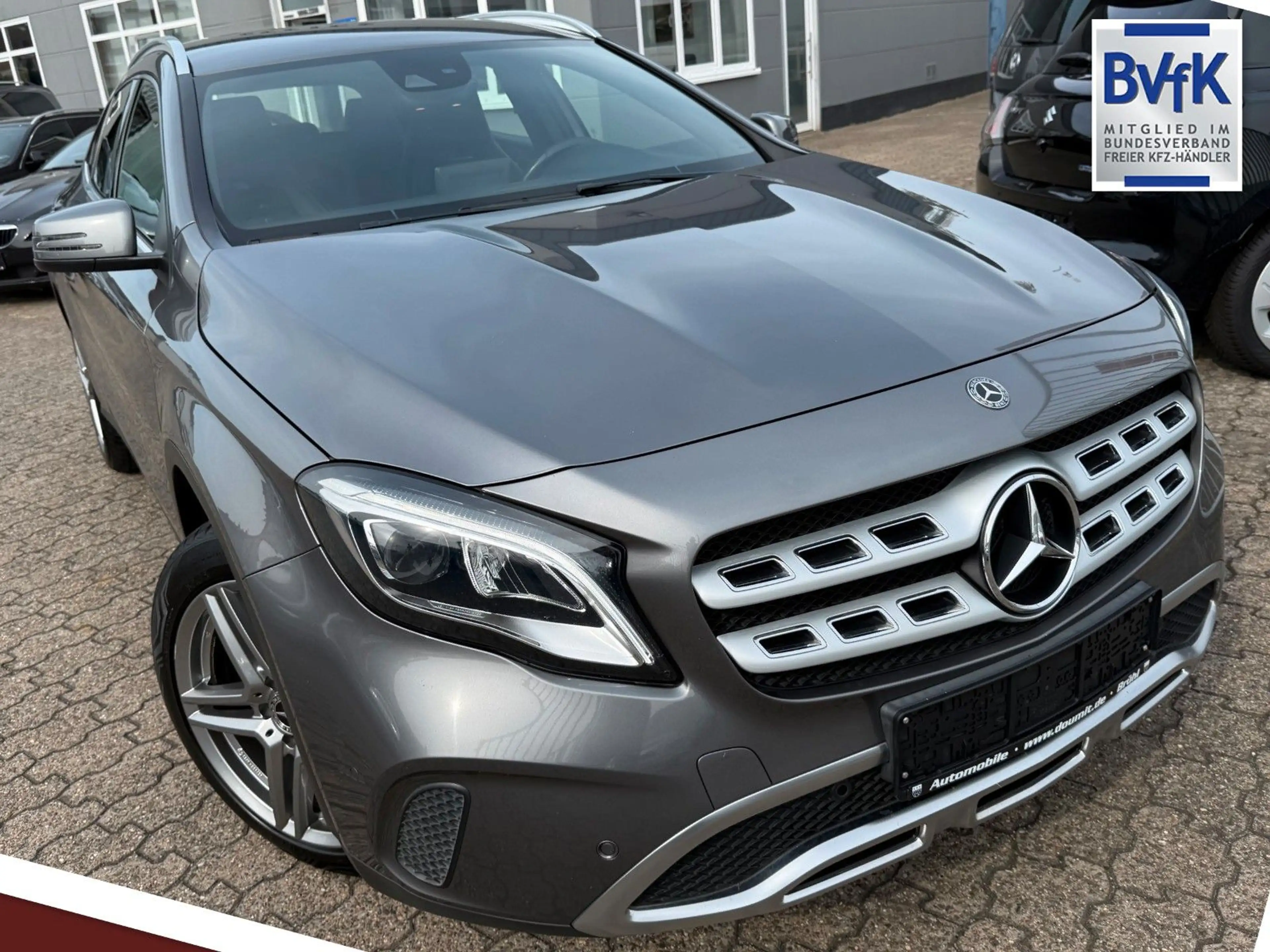 Mercedes-Benz GLA 180 URBAN, LICHT & SICHTPAKET, SPORTSITZE